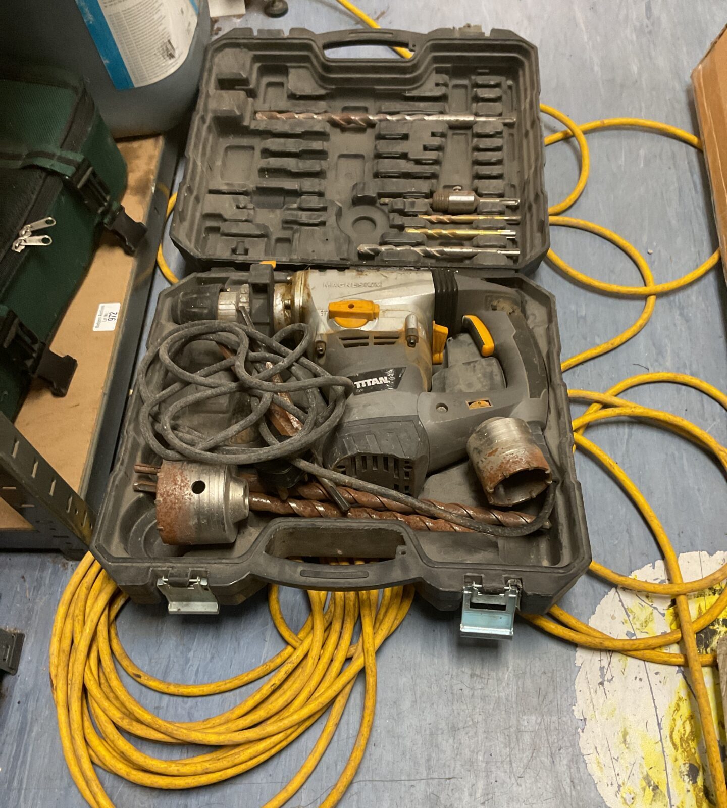 Titan rotary hammer drill 240v tested, working