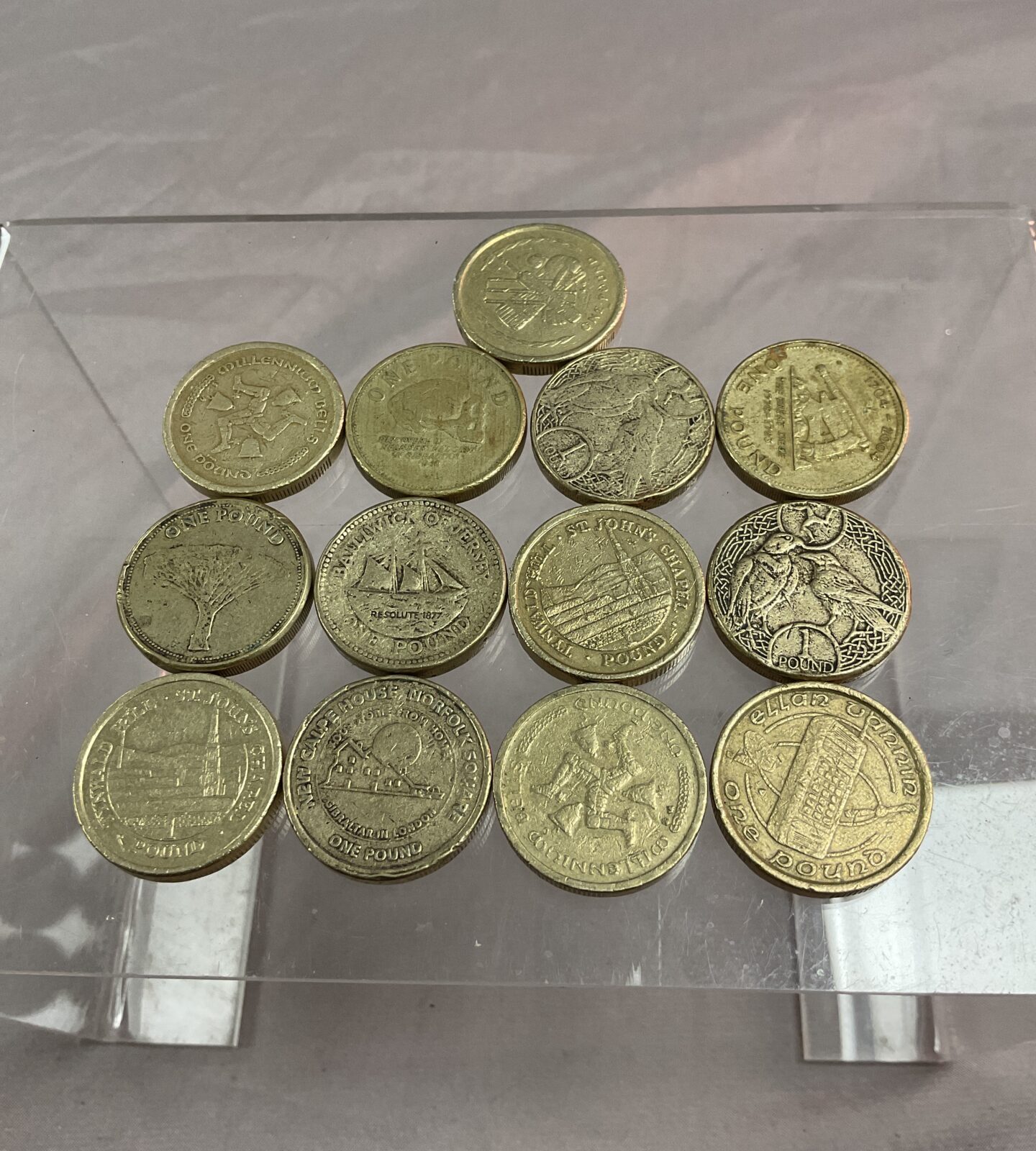 13 £1 Coins territories Circulated coins