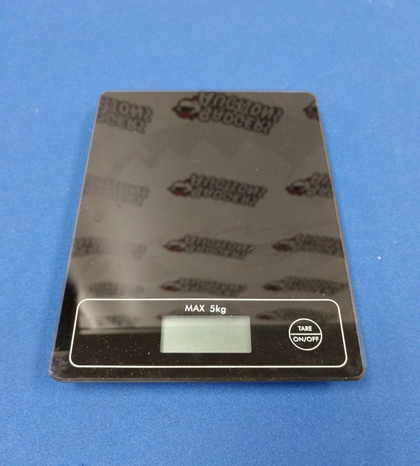 Set of 5kg digital scales