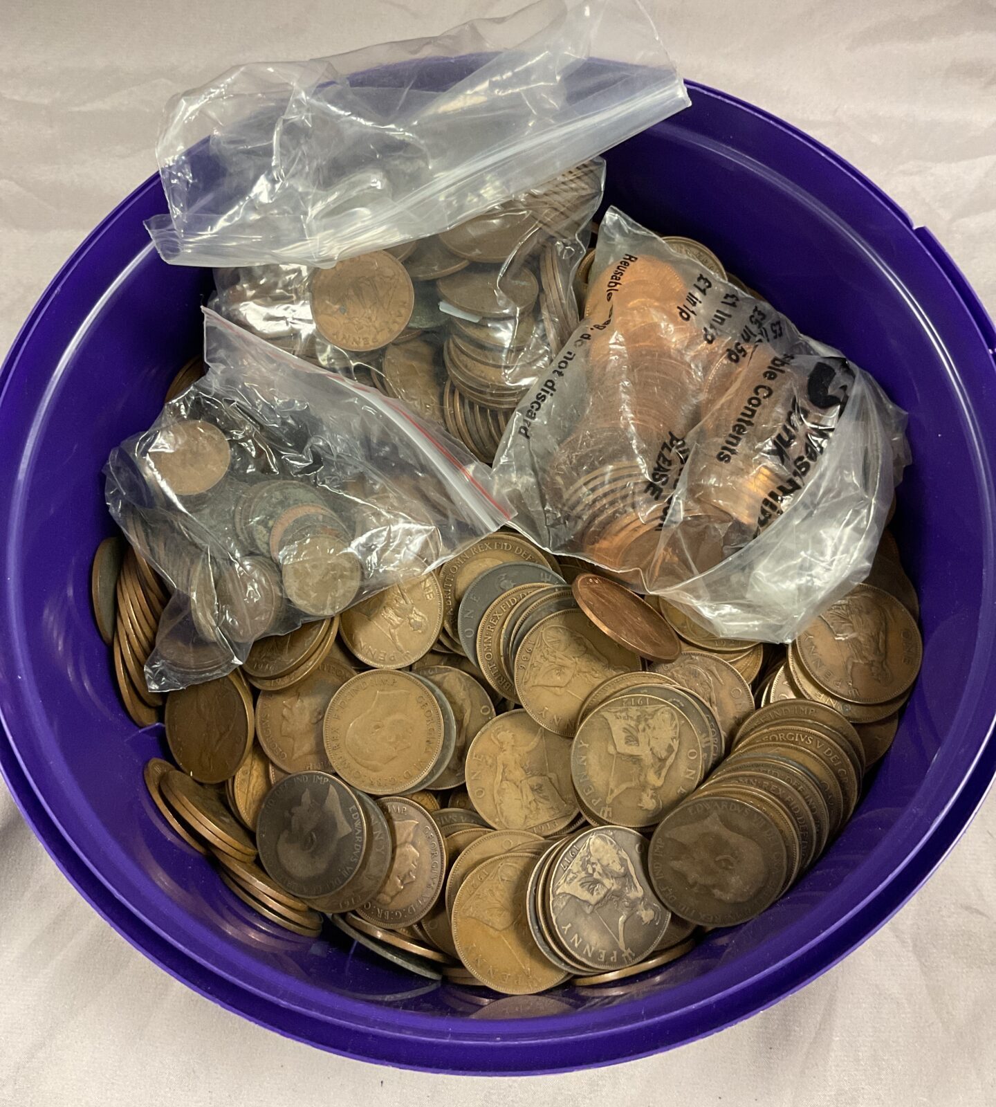 6kg of copper pennies and halfpenny coins