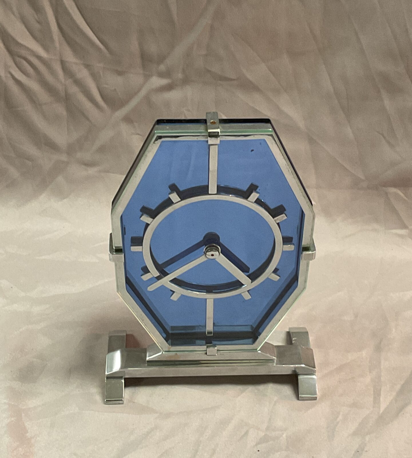 Art deco streamline S E C electric clock
