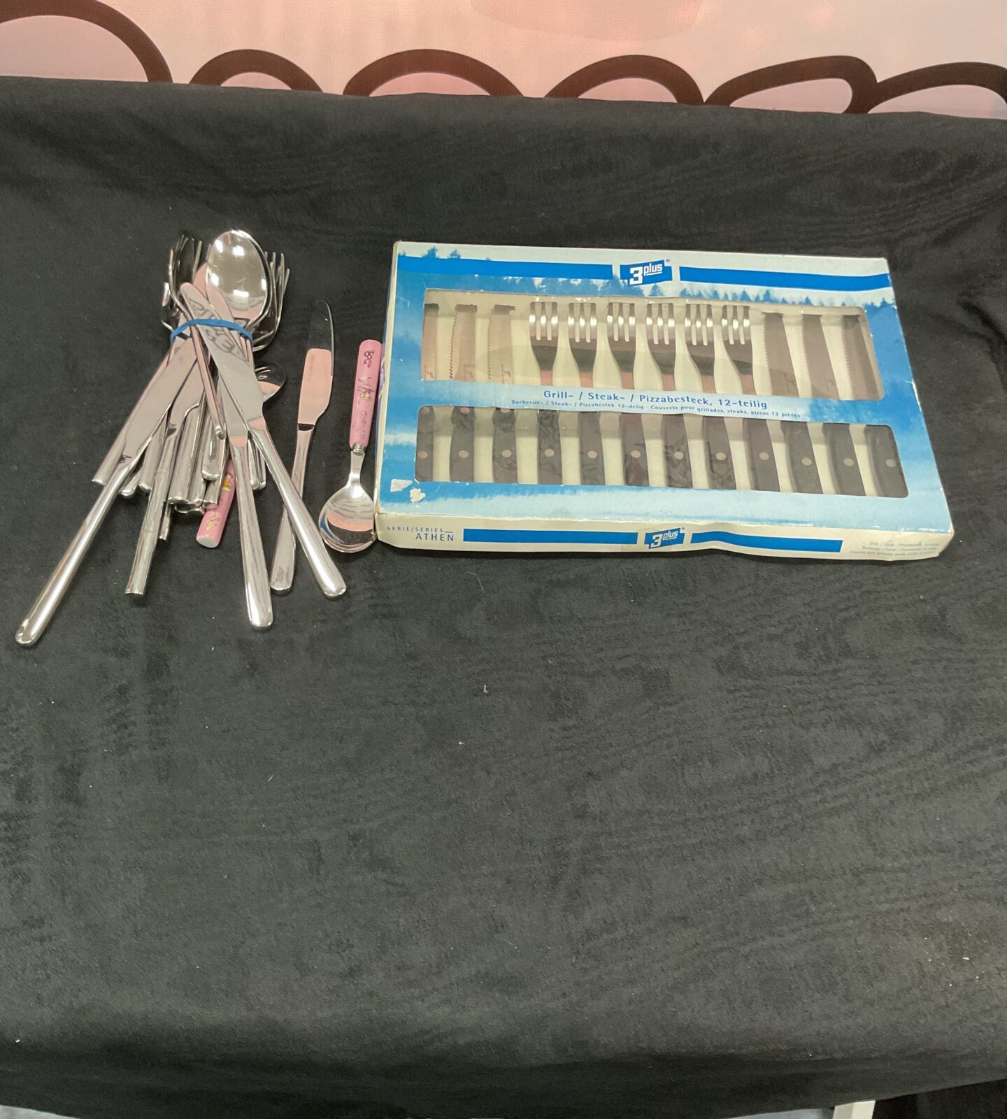 Bag of mixed cutlery inc boxed athen set