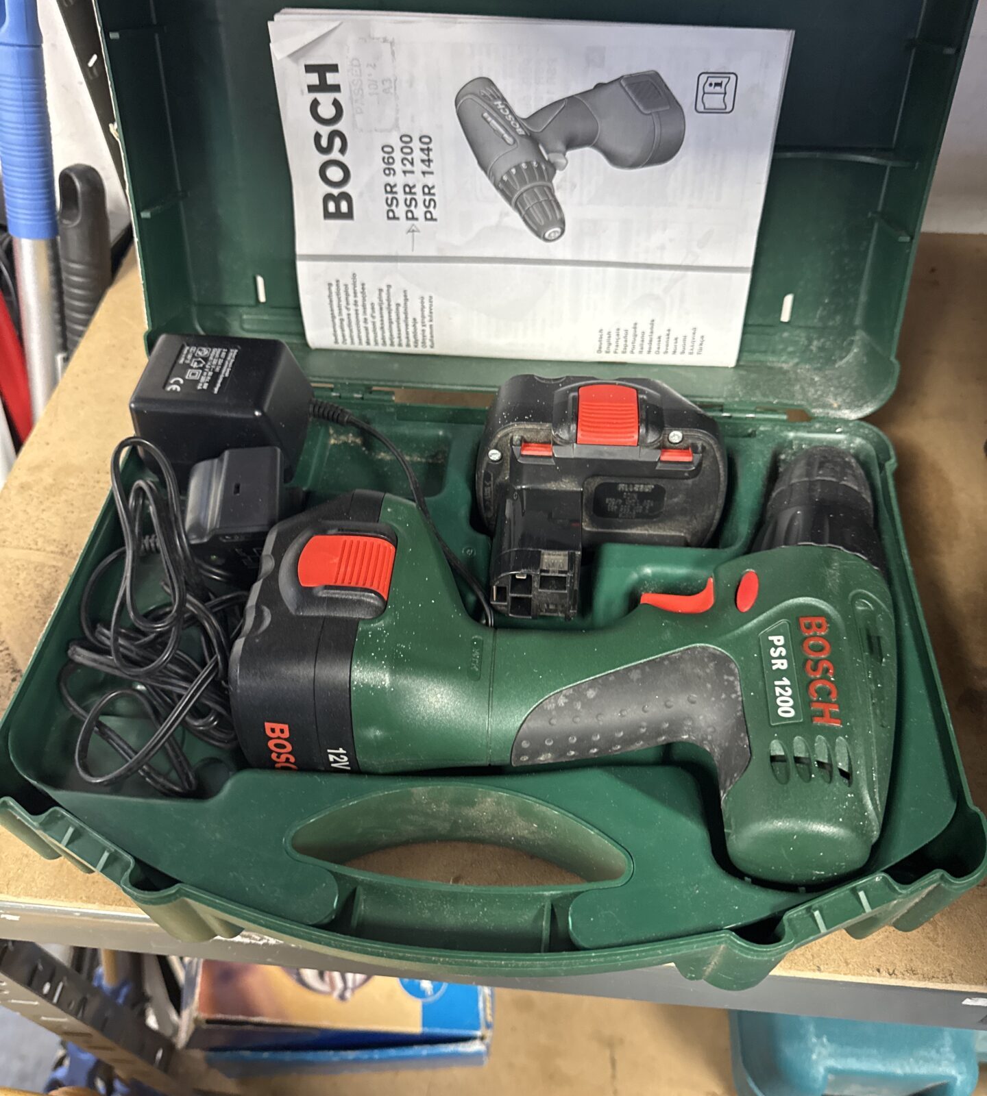 Bosch psr1200 cordless drill set - untested