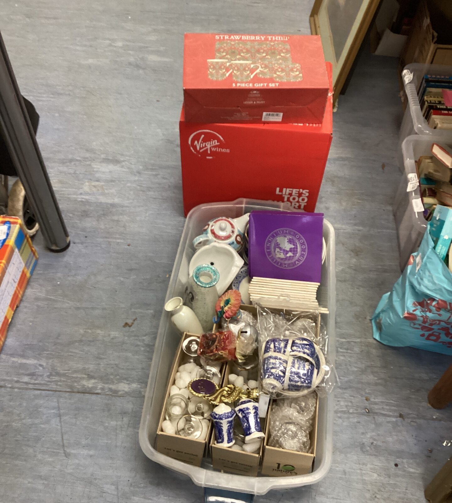 Box of mixed china and glassware