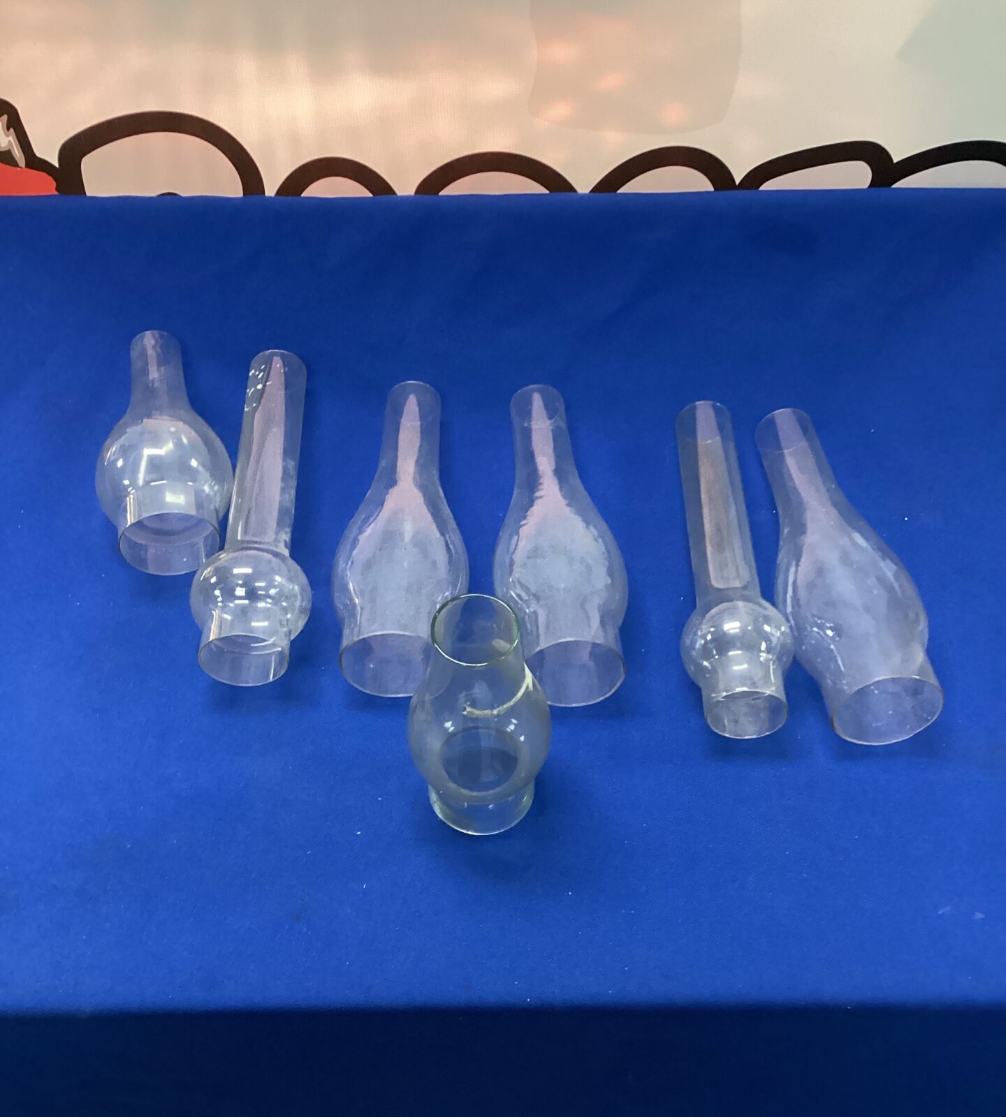 Box of oil lamp glass tops