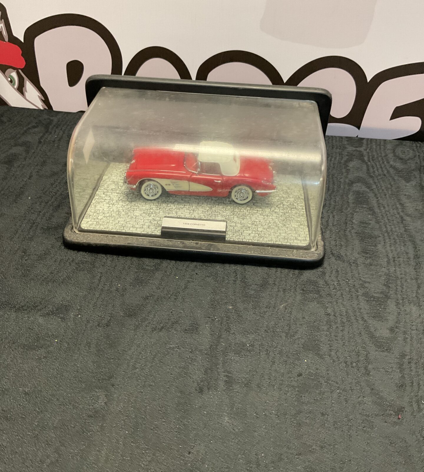 Cased diecast model of franklin hint 1959 corvette