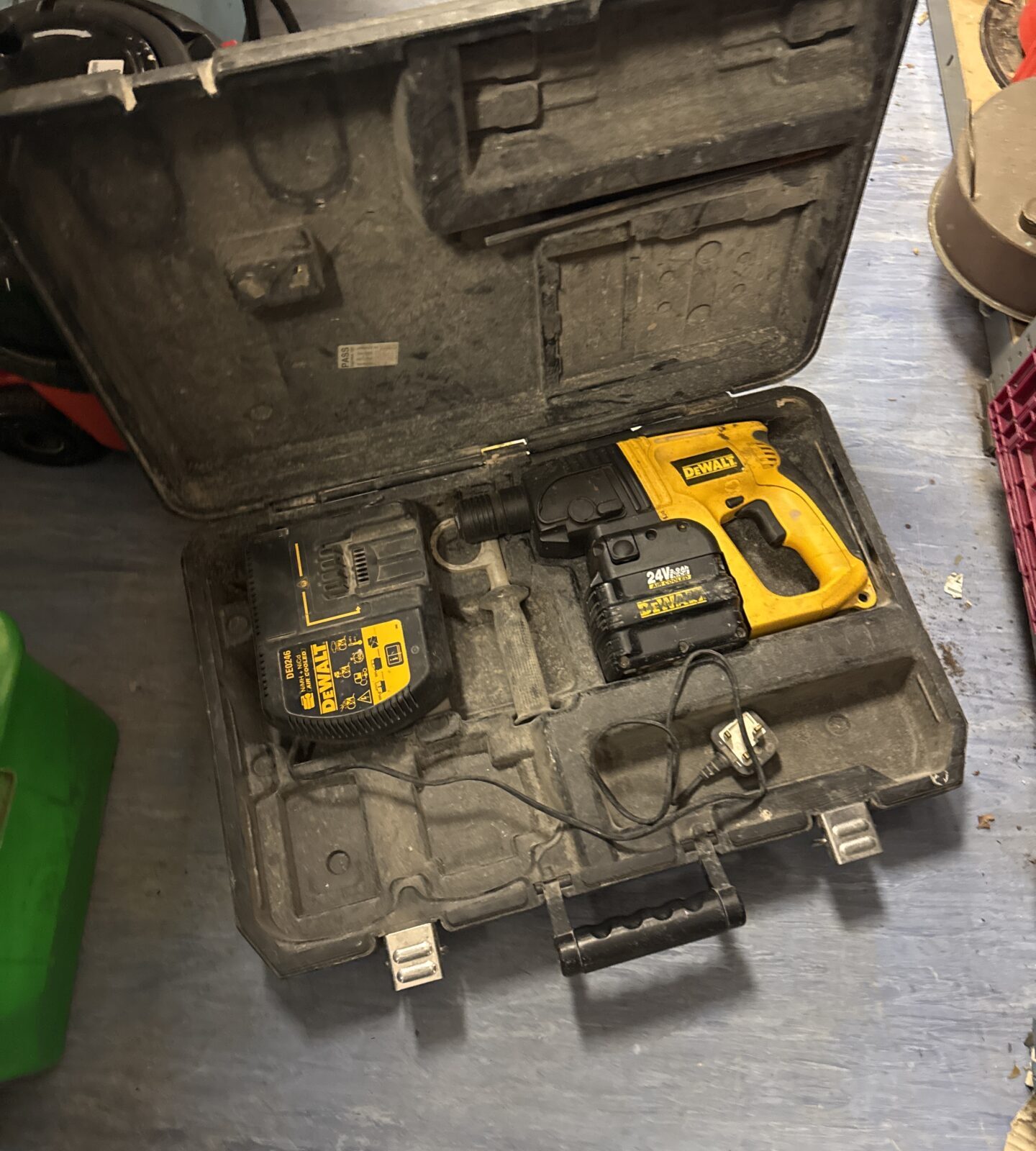 Dewalt sds cordless drill - untested