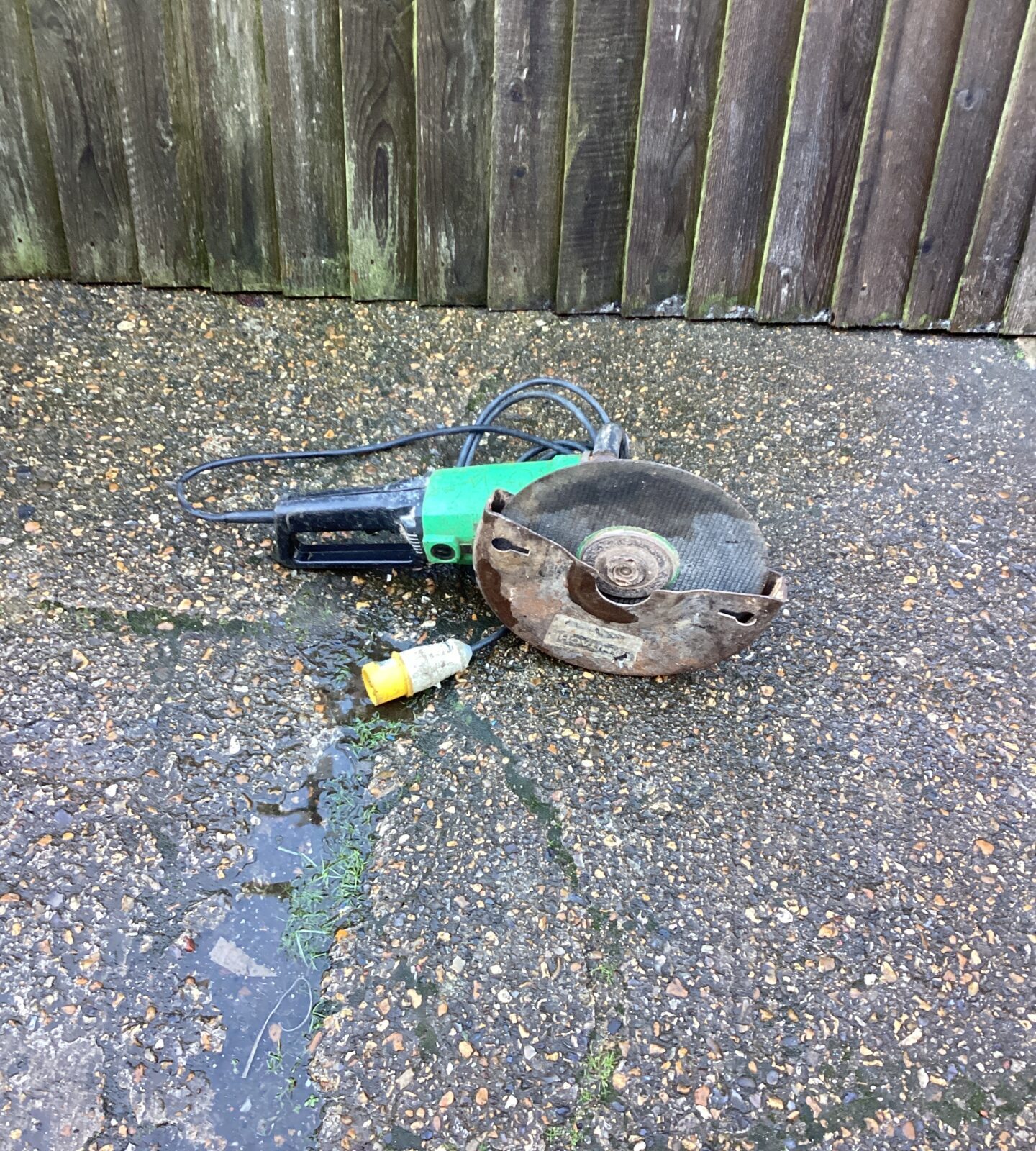 Hitachi 110v Angle Grinder
