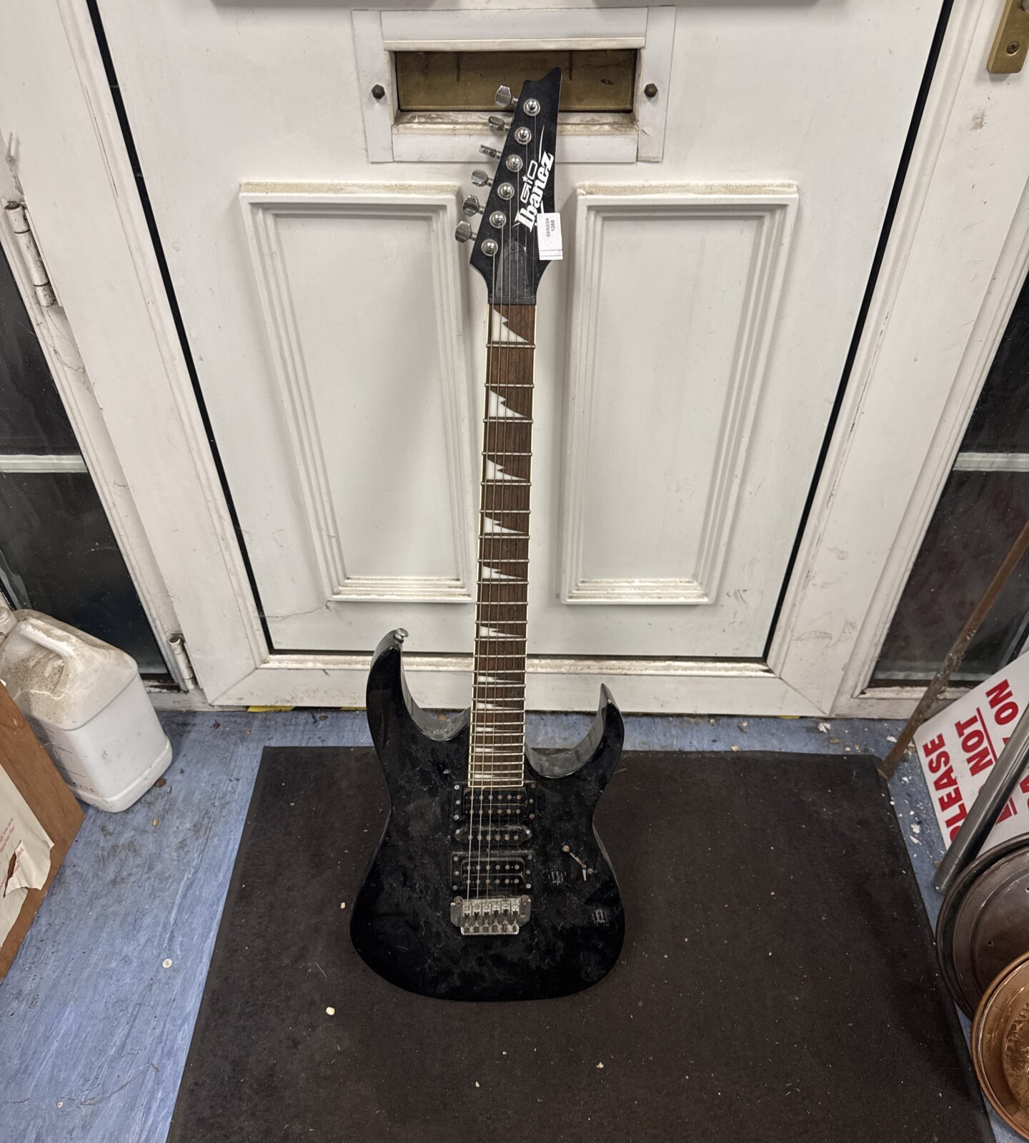 Ibanez gio electric guitar - has chips/marks in paintwork