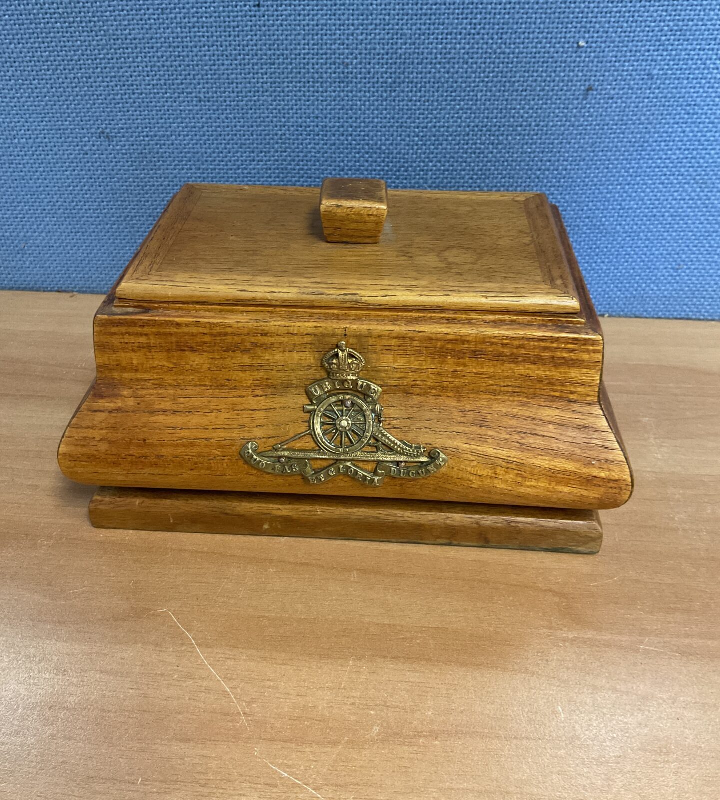 Ww2 Royal Artillery cigarette box with contents