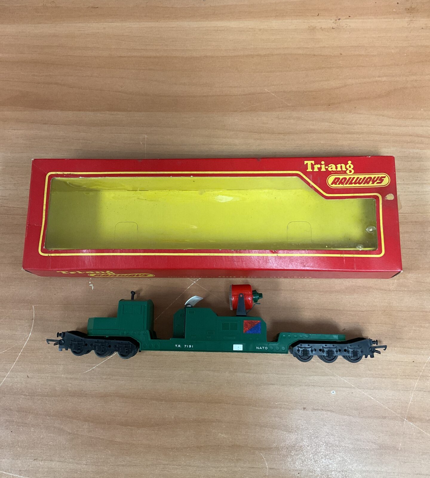 Vintage triang railways nato search light wagon