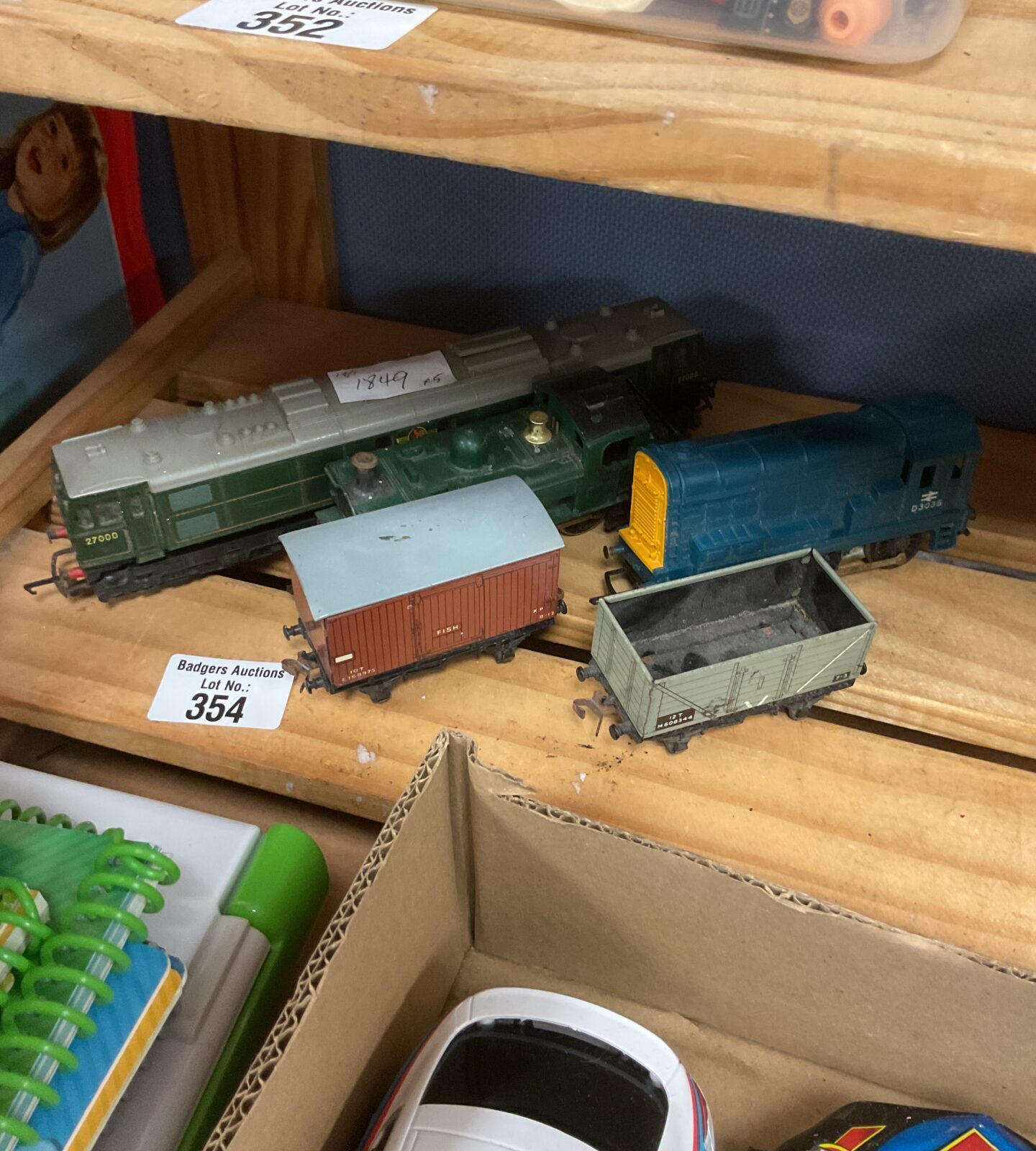 Hornby trains amd carriages