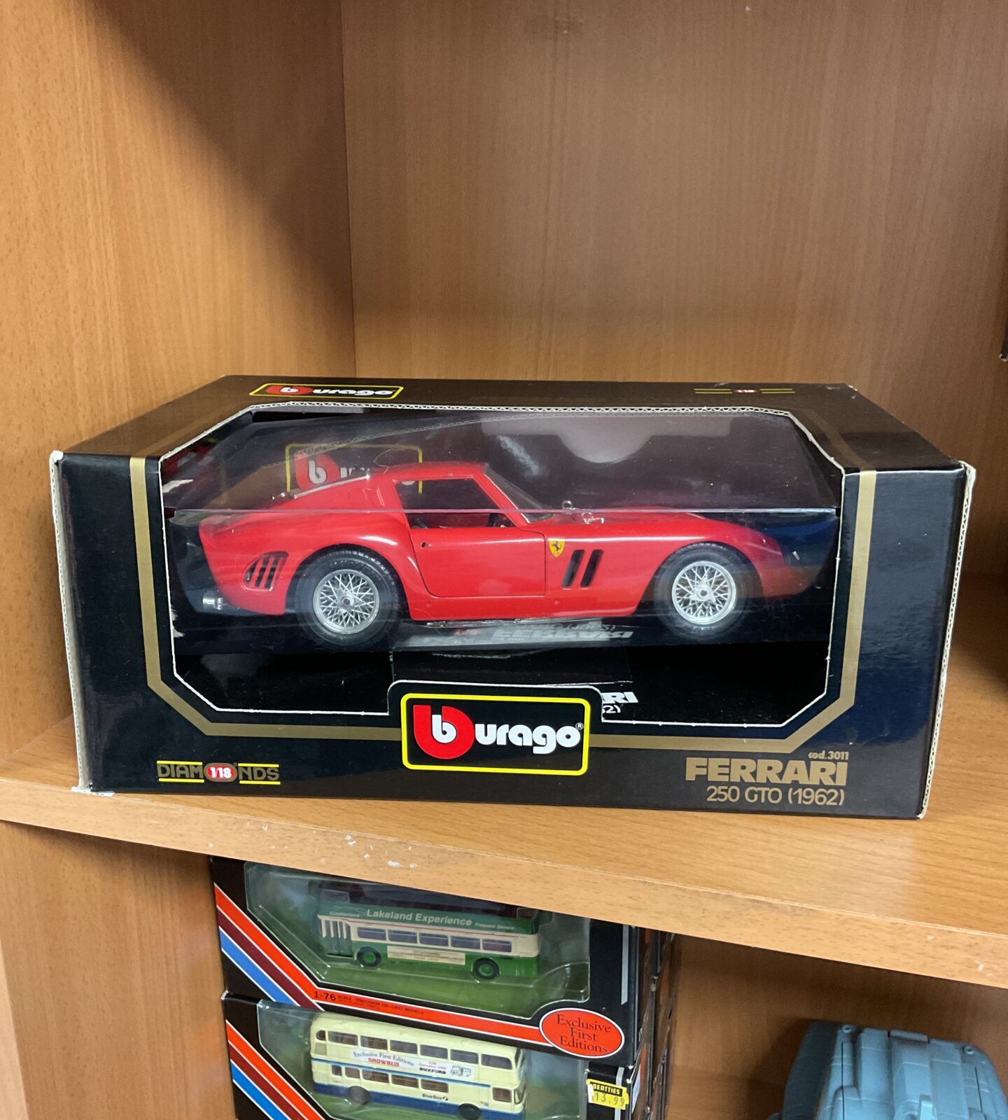 Burago ferrari 250 gto 1962 1/18 scale model car