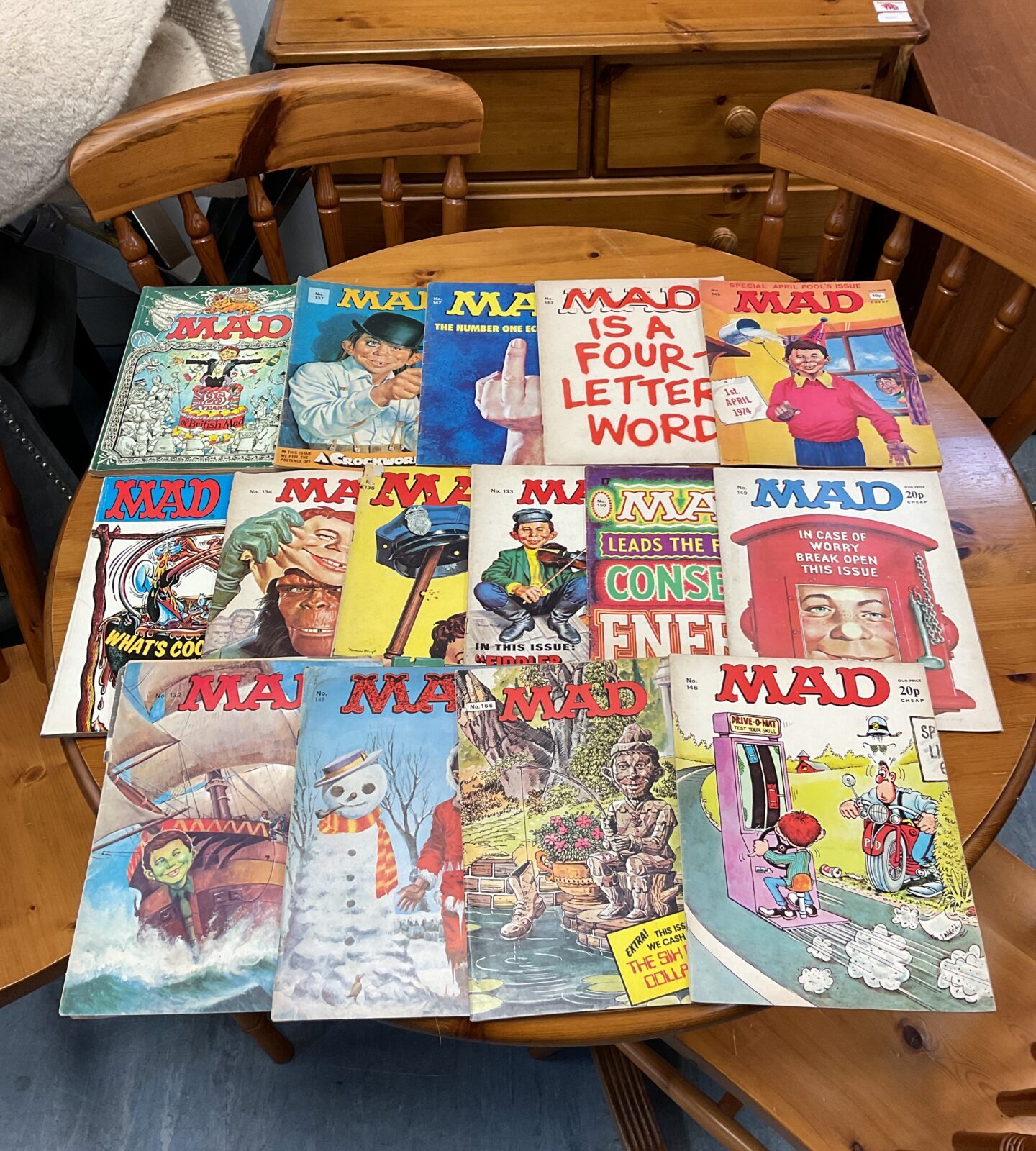 Bundle of vintage mad magazine comics