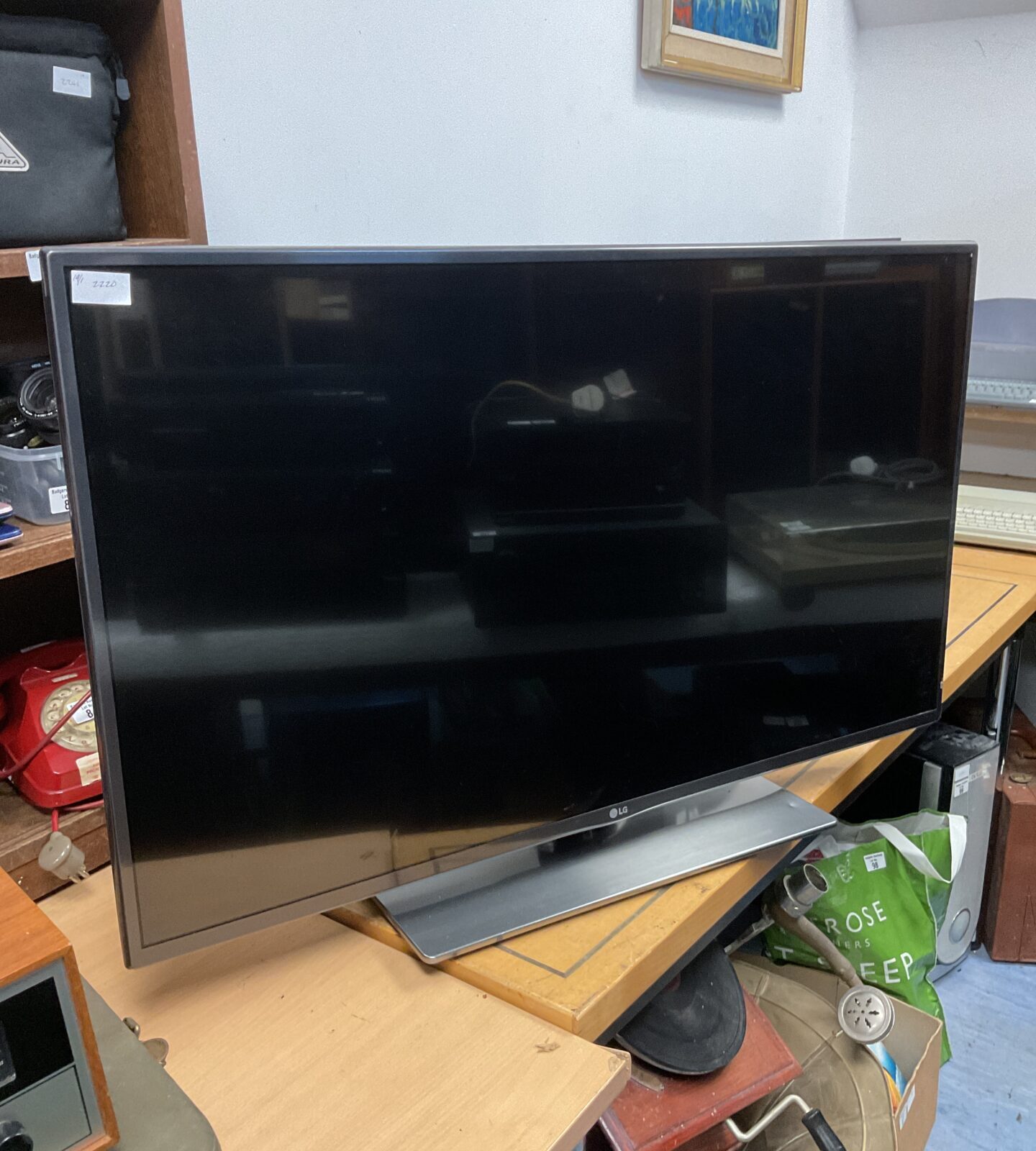 Lg 42” hd tv working with remote(no power cable)