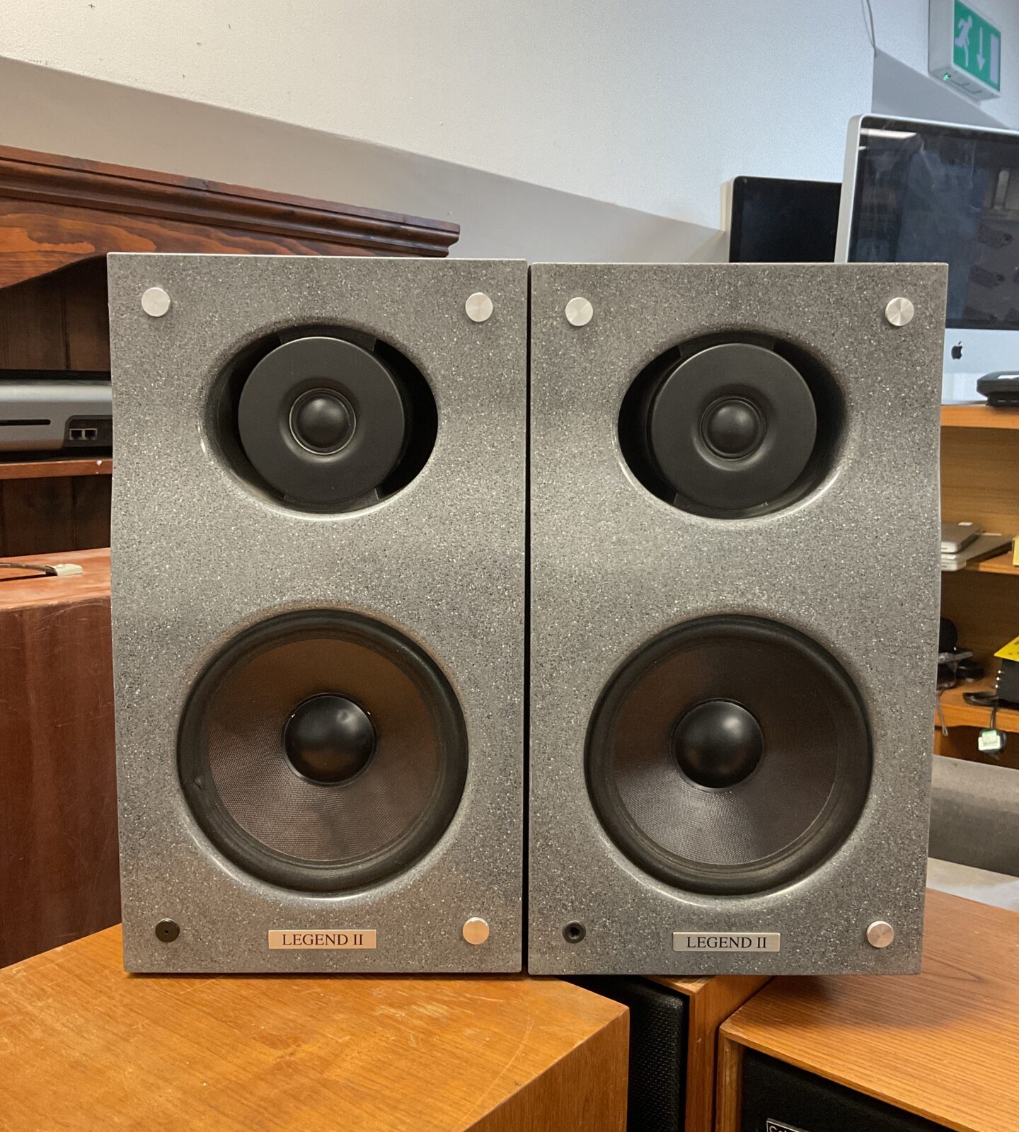 Pair of legend ii speakers