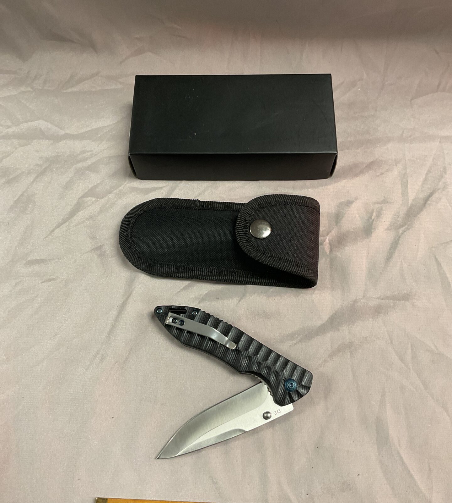 D2 Pocket knife with carry case