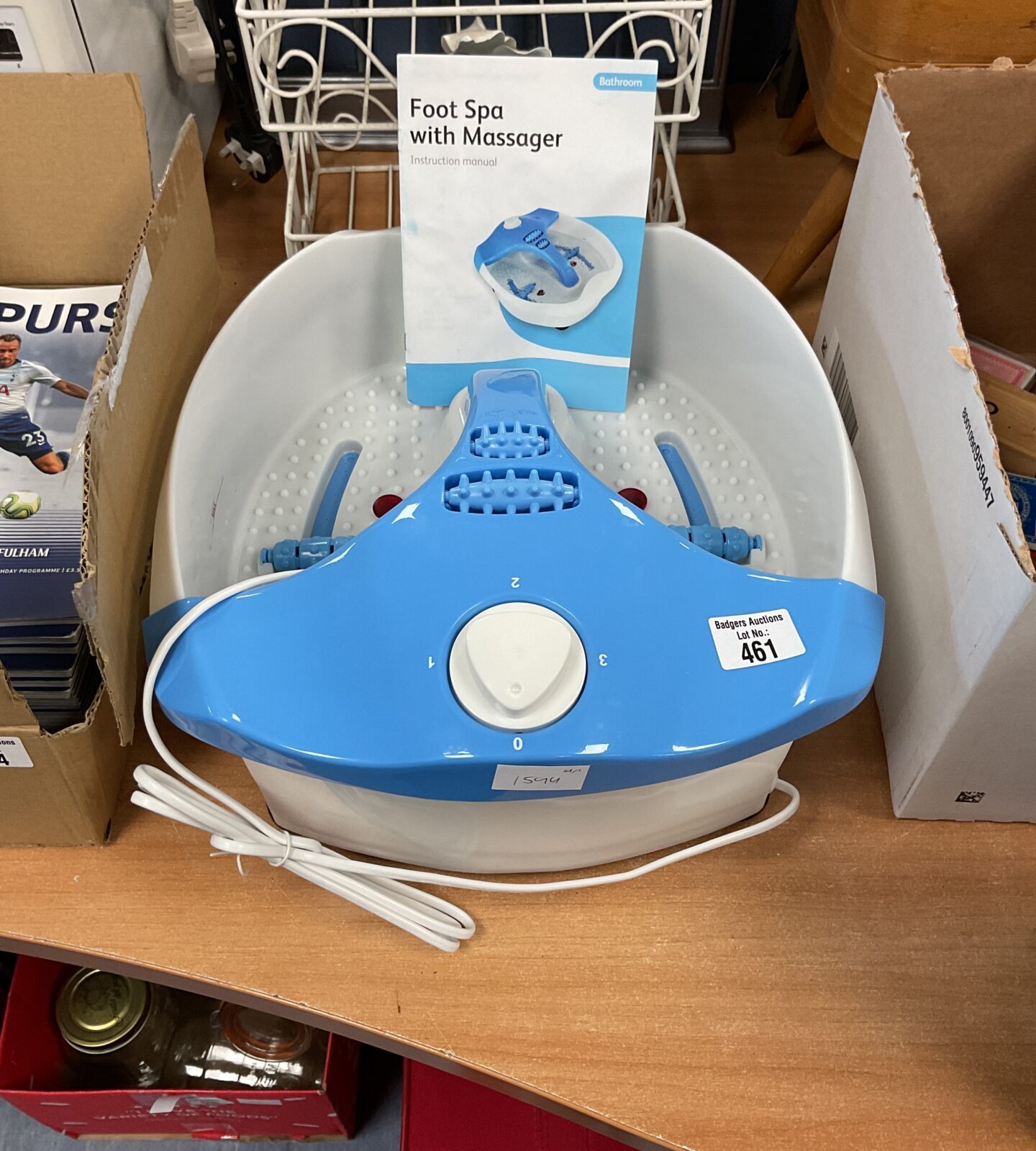 Foot spa with massager working