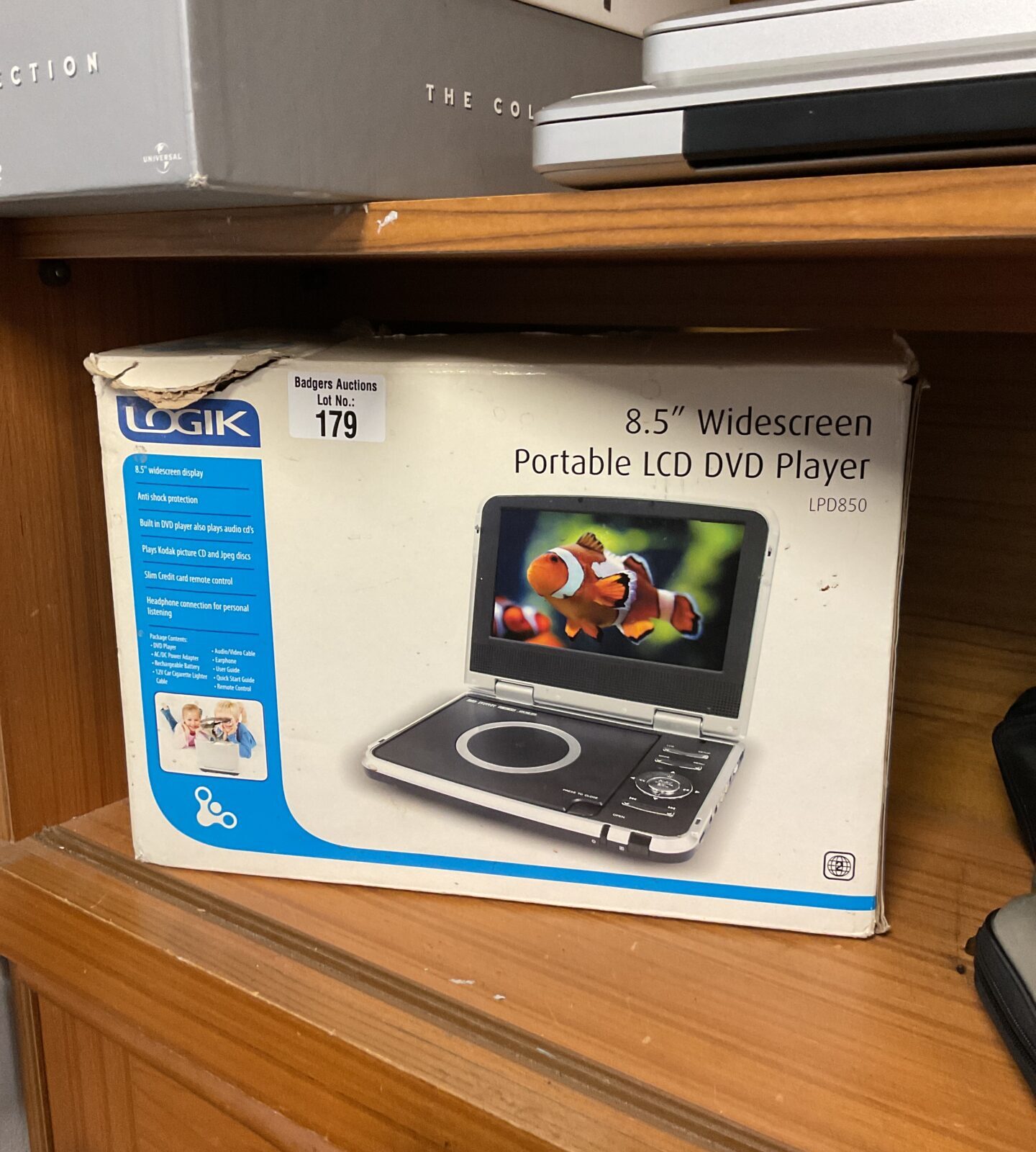 Logik 8.5” widescreen portable dvd player