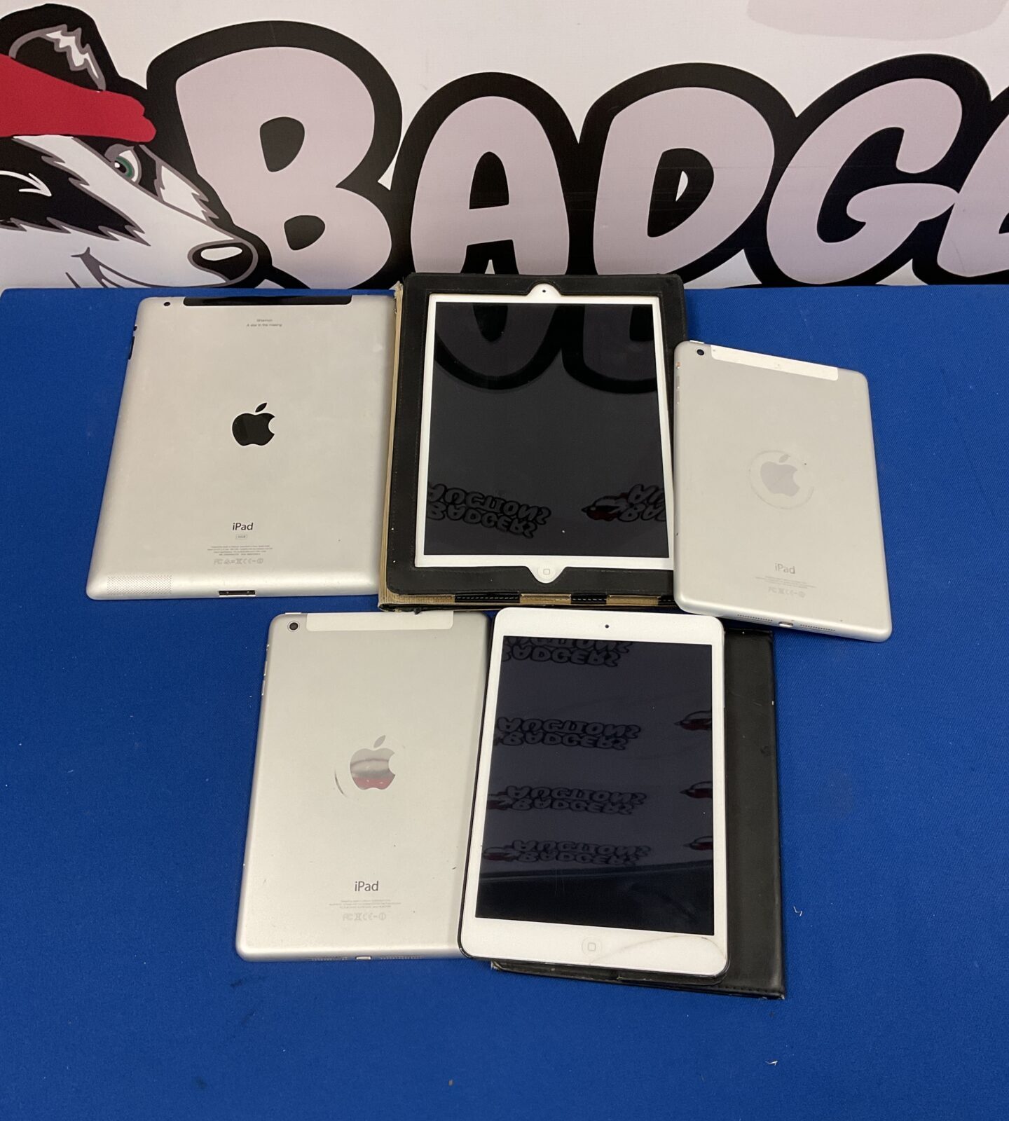 Bundle of apple ipad tablets