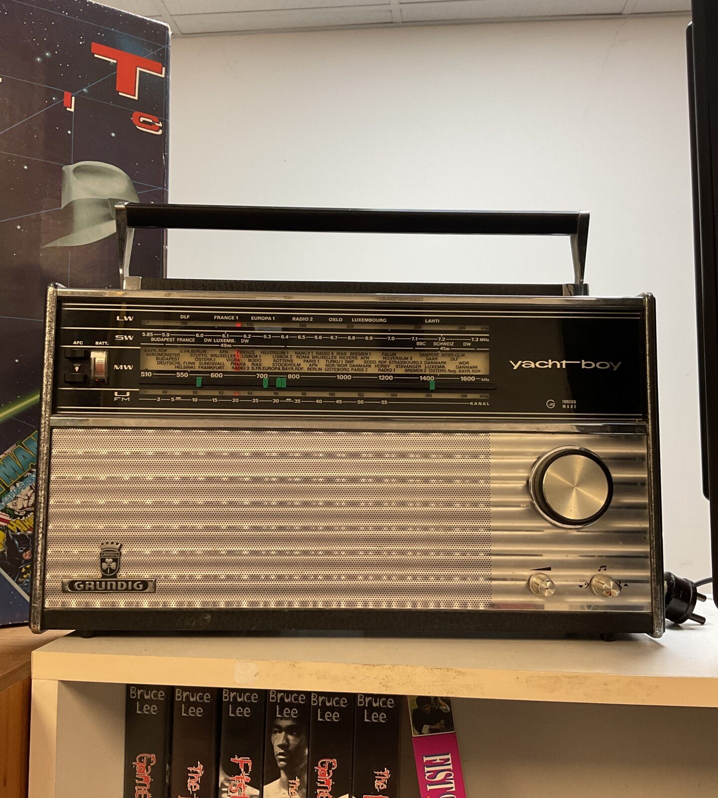 Vintage grundig yachtboy radio