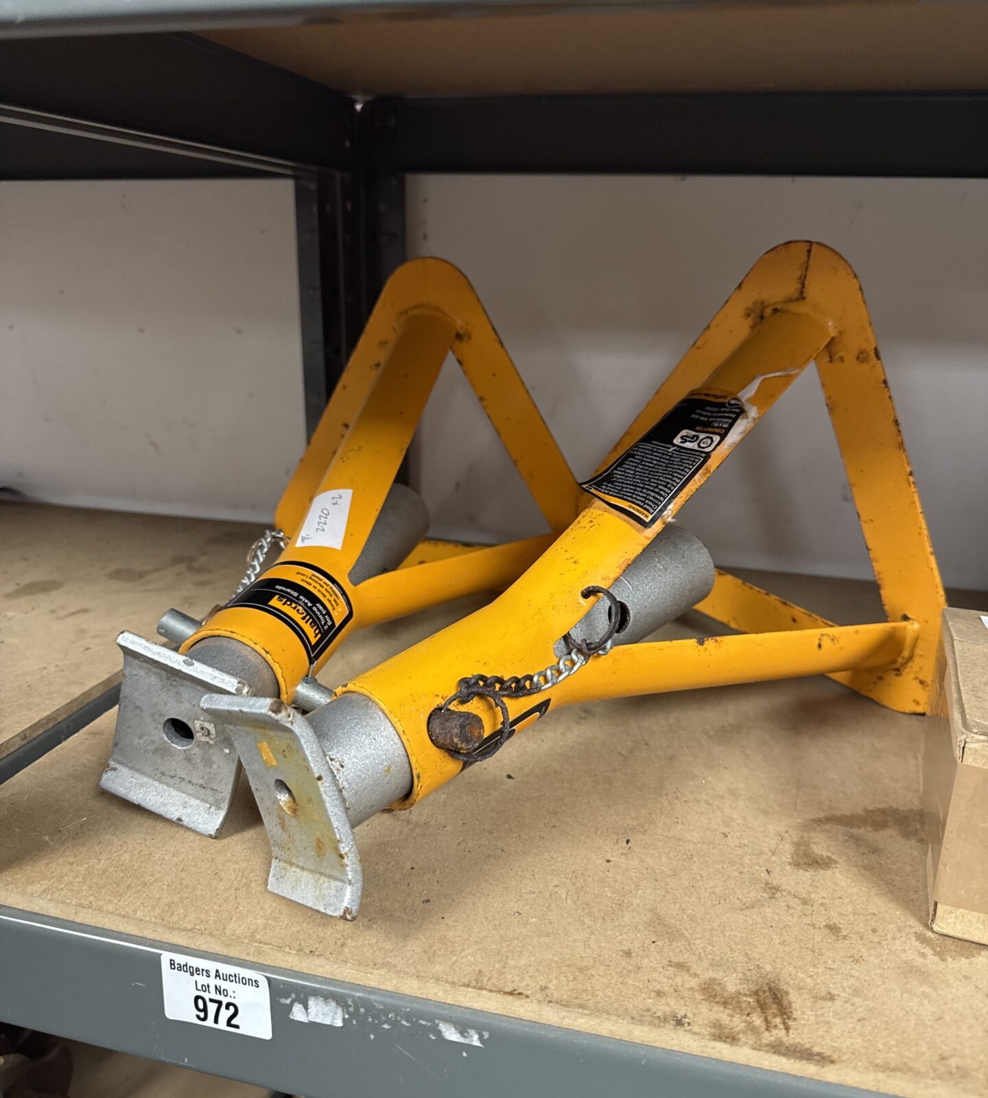 Pair of halfords 2 ton axel stands