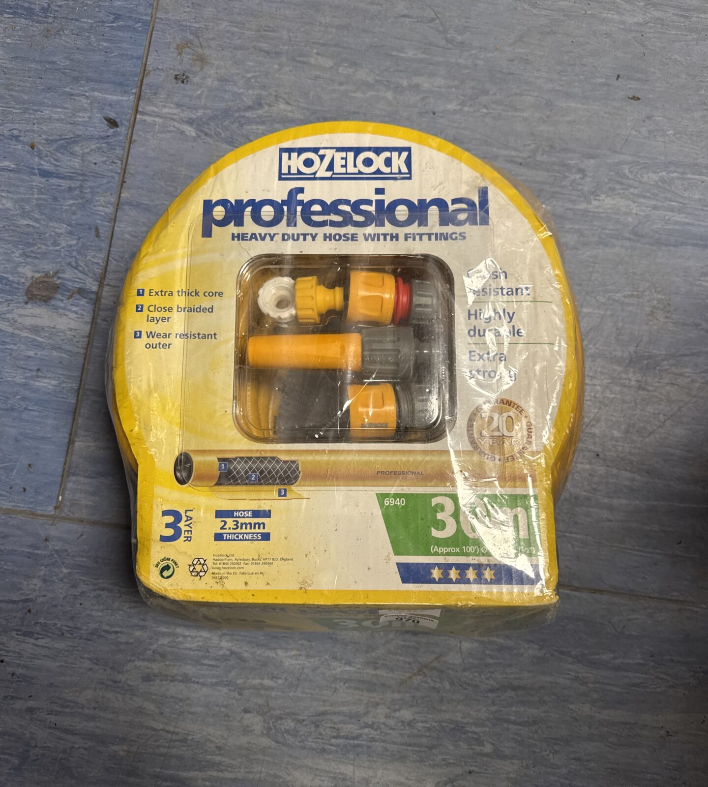 New & sealed hozelock 30m hose with fittings