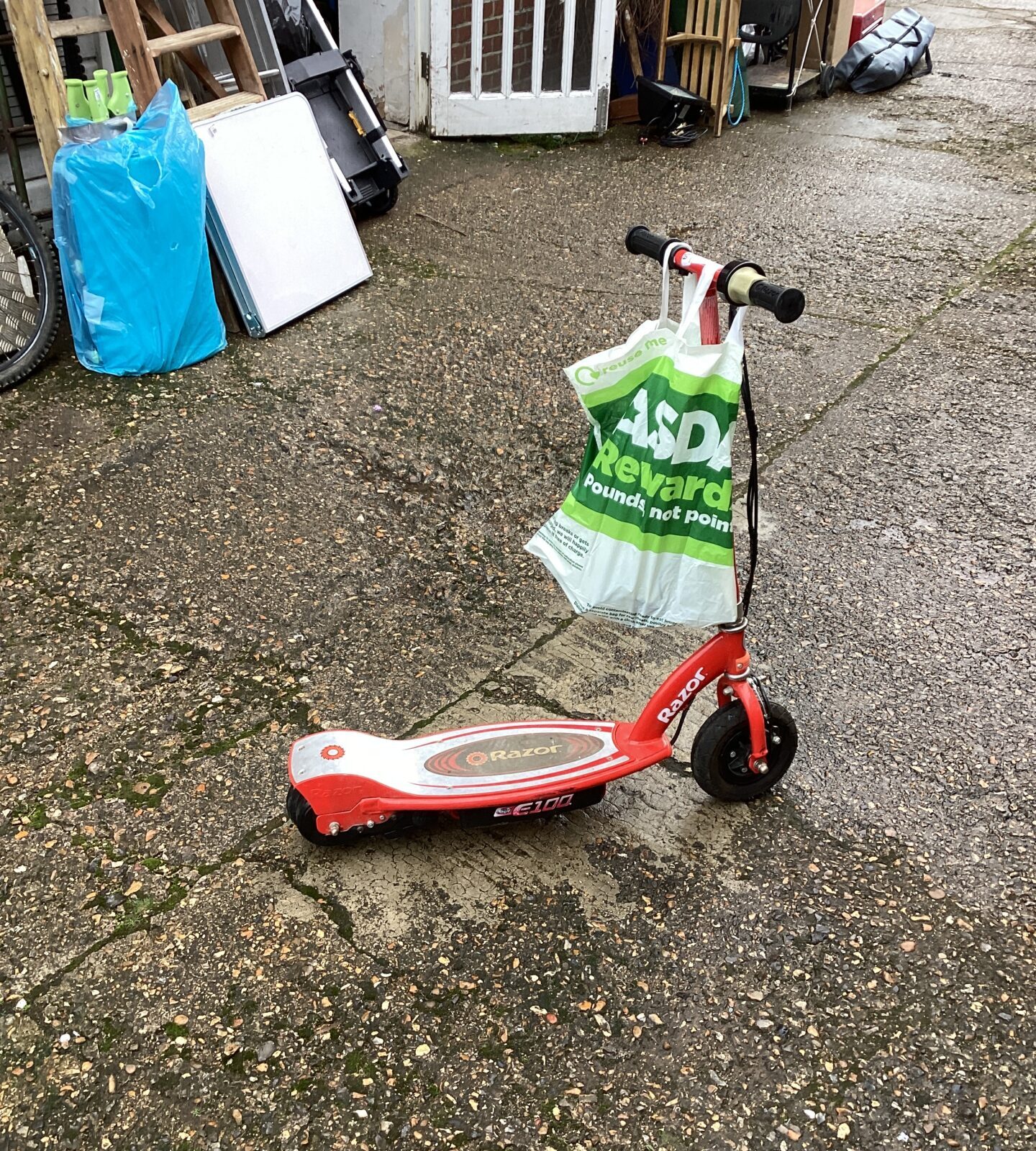 Razor Electric scooter with charger