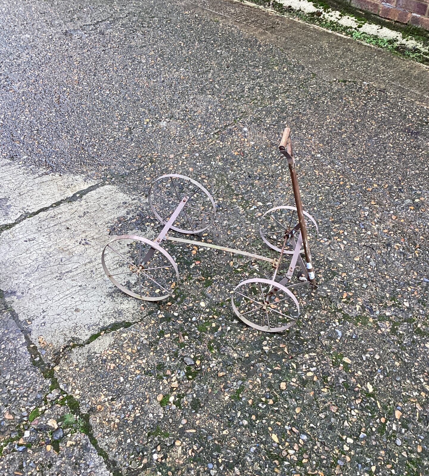 Small garden cart for repair