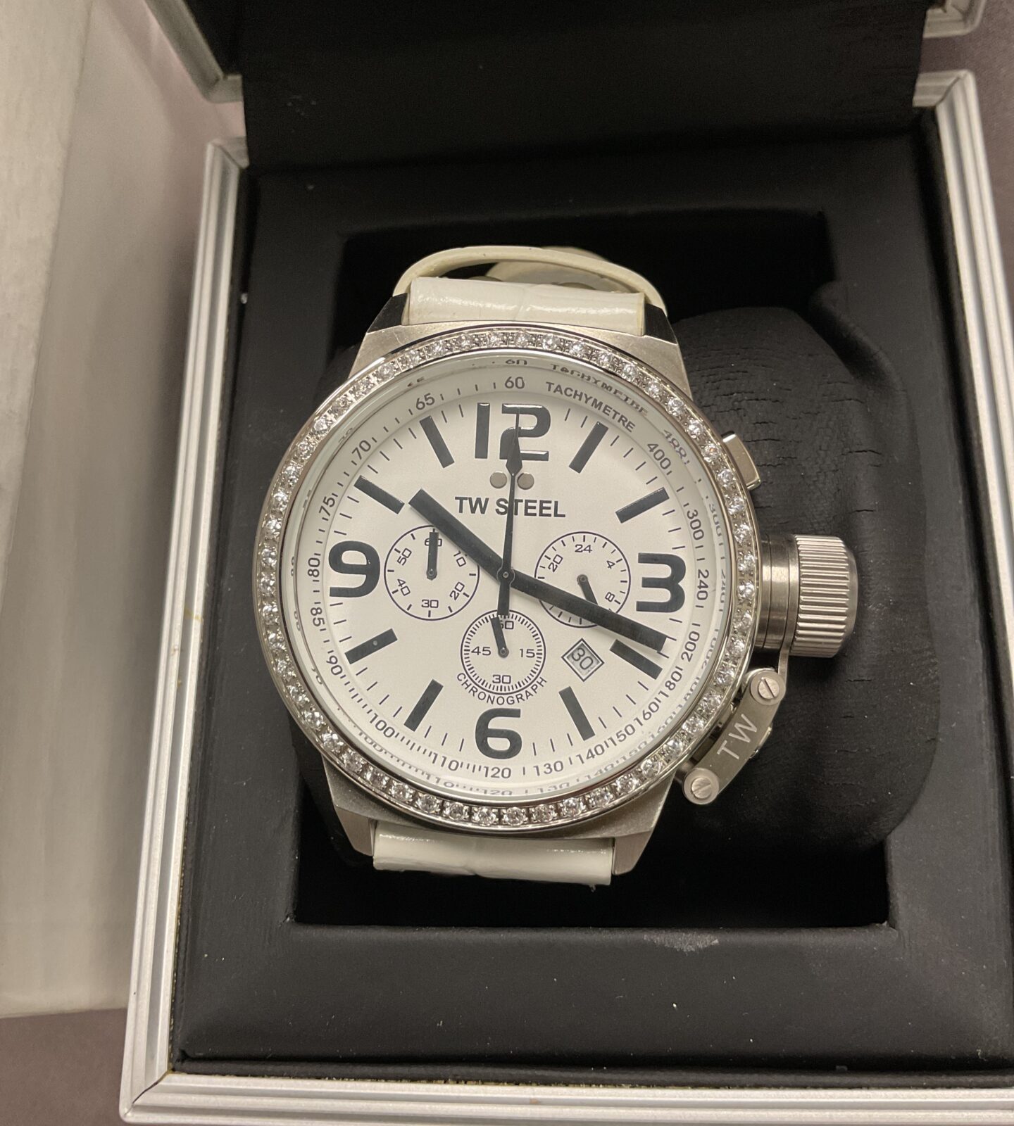 T W Steel Quartz gents Wristwatch in presentation box