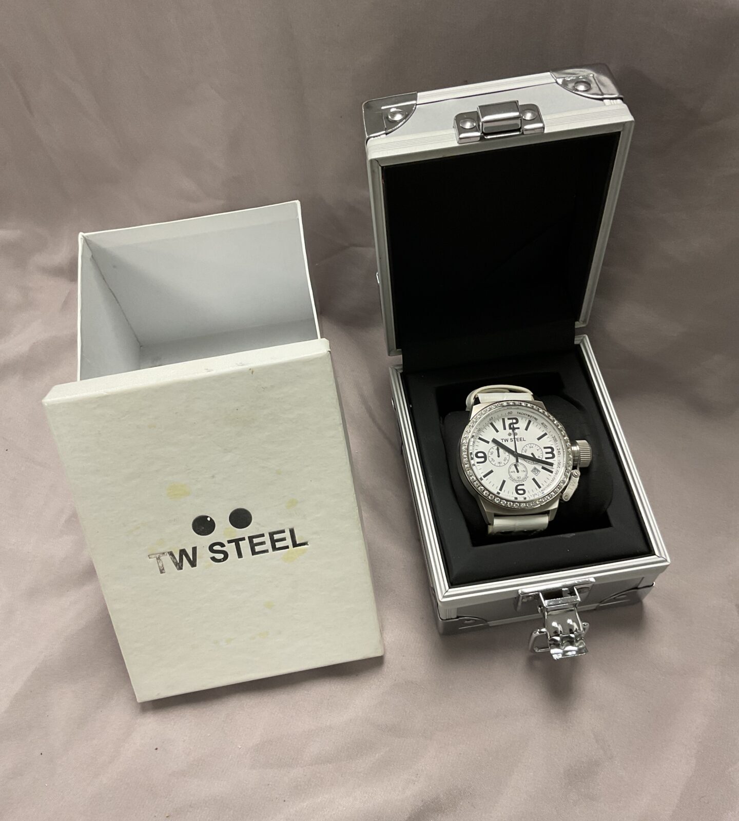 T W Steel Quartz gents Wristwatch in presentation box - Image 2