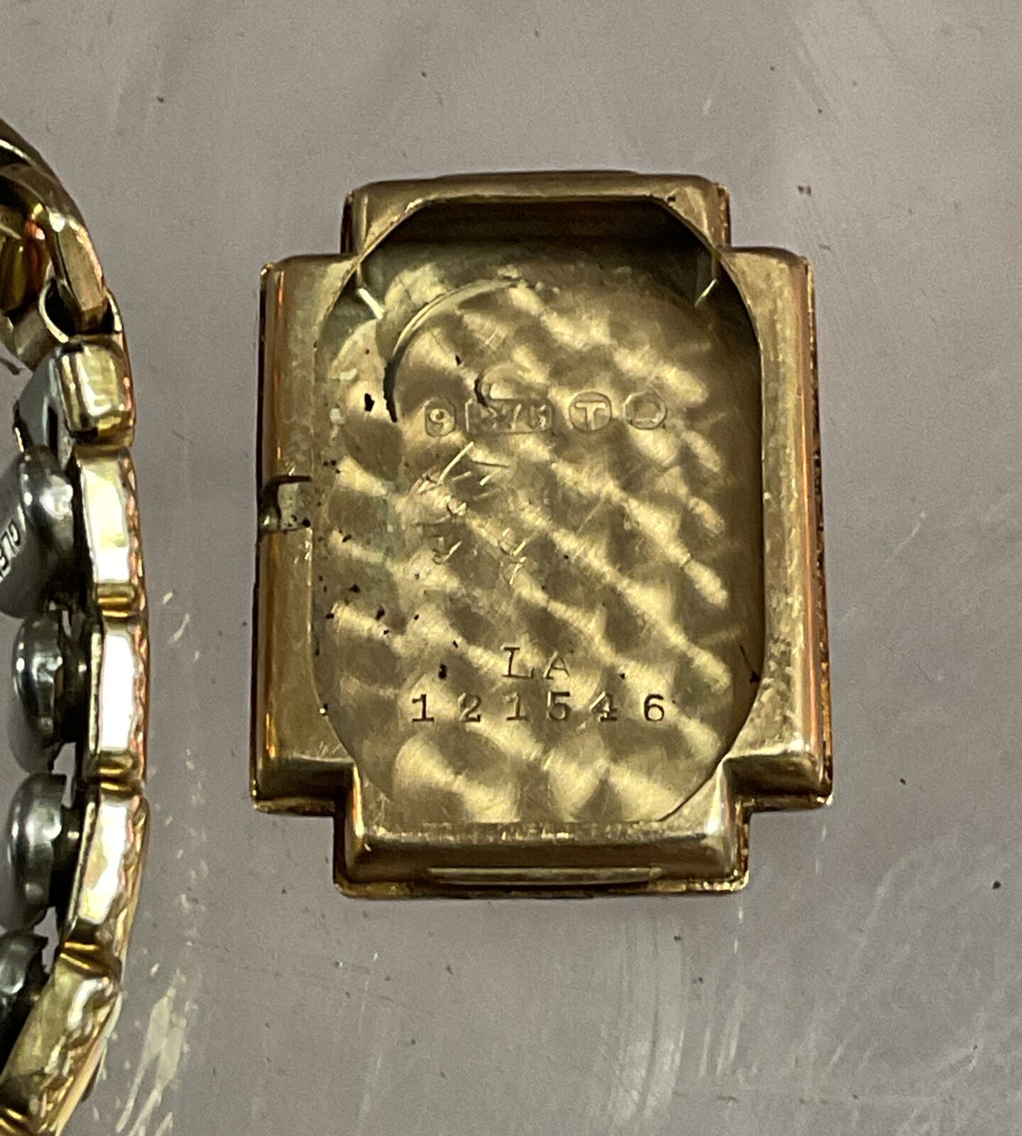 9ct gold ladies wristwatch 17.55g gross - Image 2