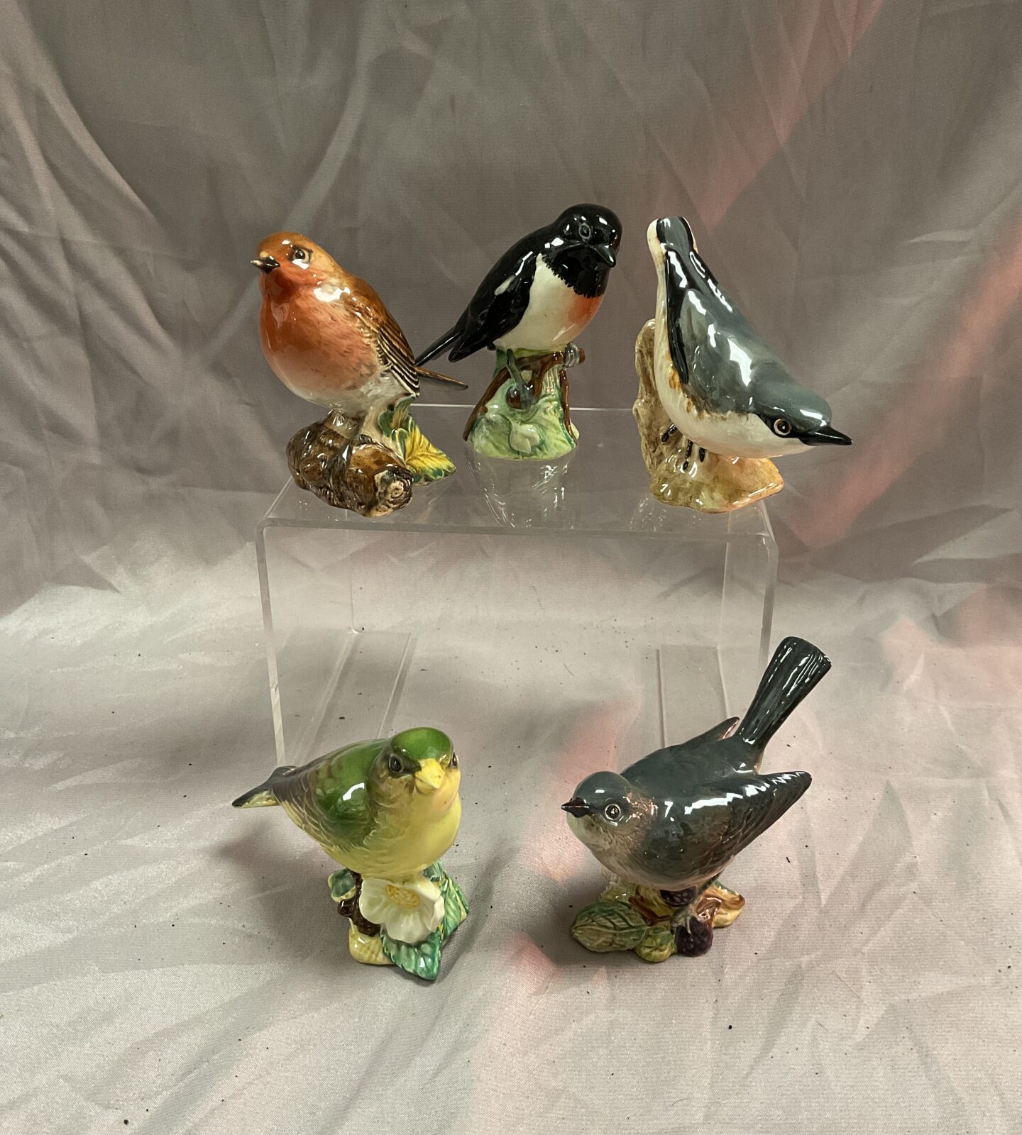 Five vintage Beswick birds Robin, white throat ,greenfinch, nuthatch and stonechat