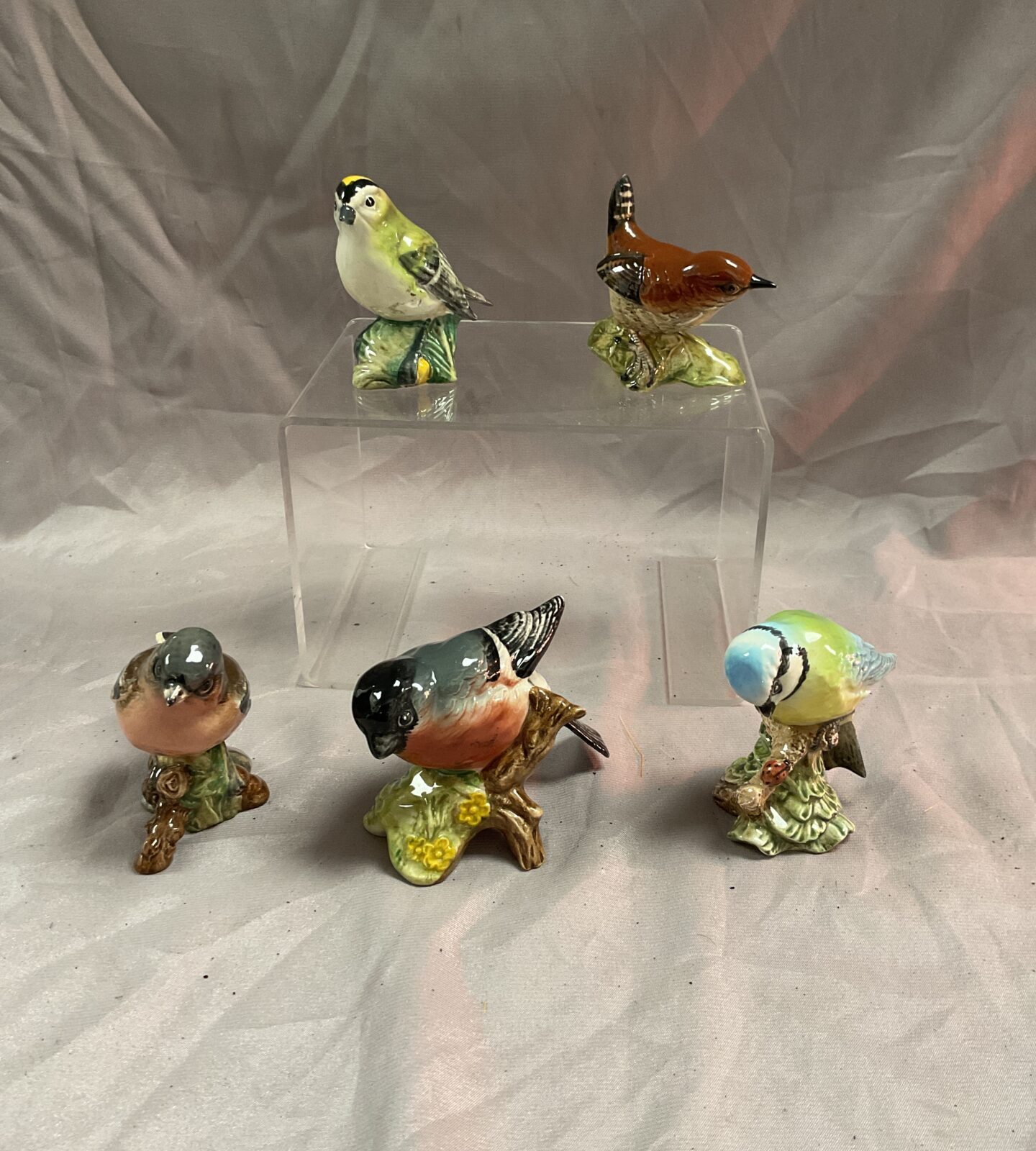 Five vintage Beswick birds wren,gold crest,chaffinch,bullfinch and blue tit