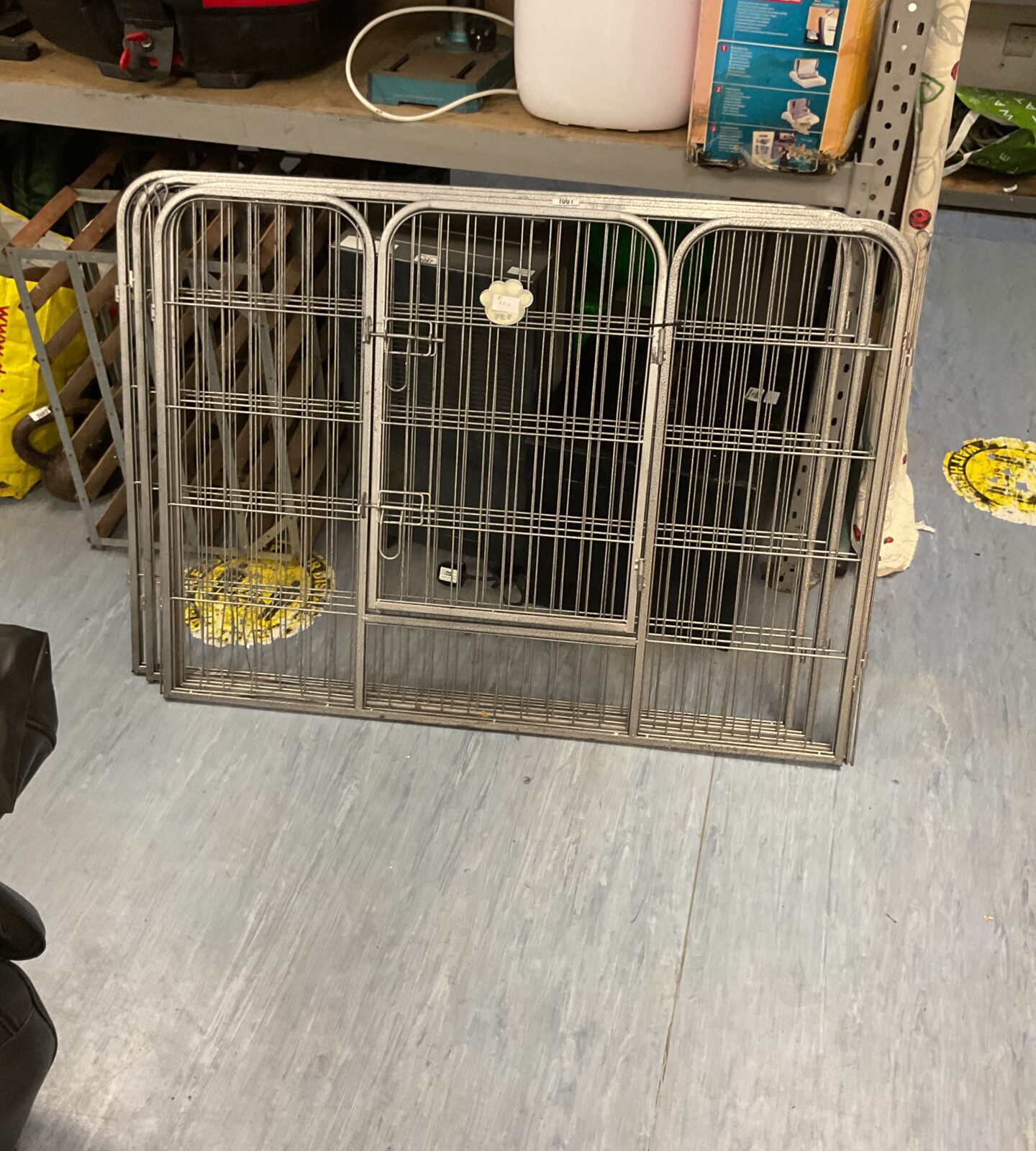 Metal dog cage