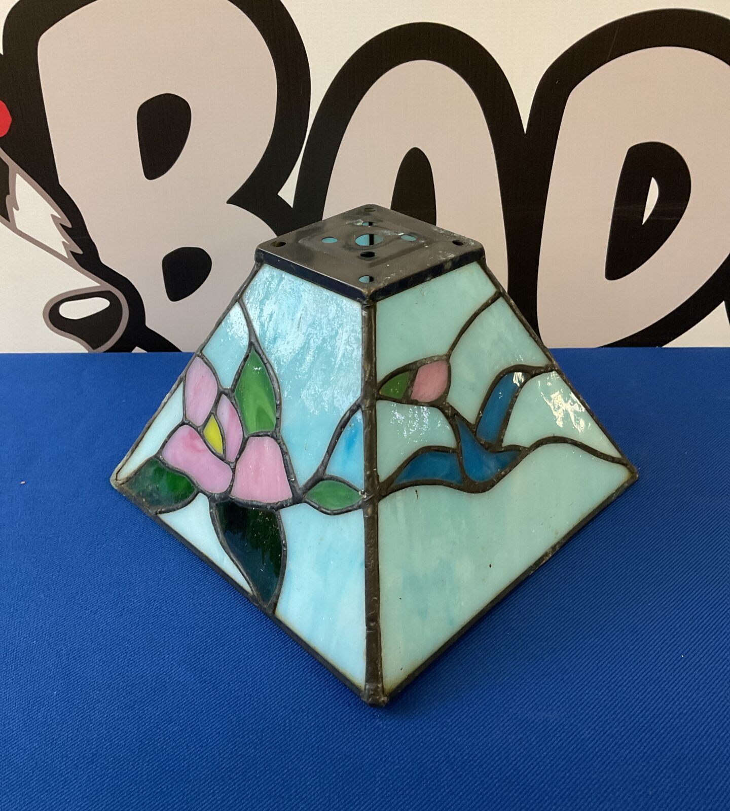 Tiffany style stained glass lamp shade