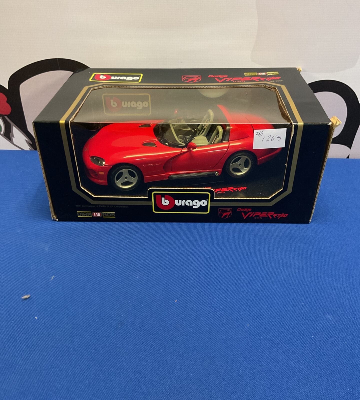 Burago diecast model of dodge viper RT10 1992 boxed