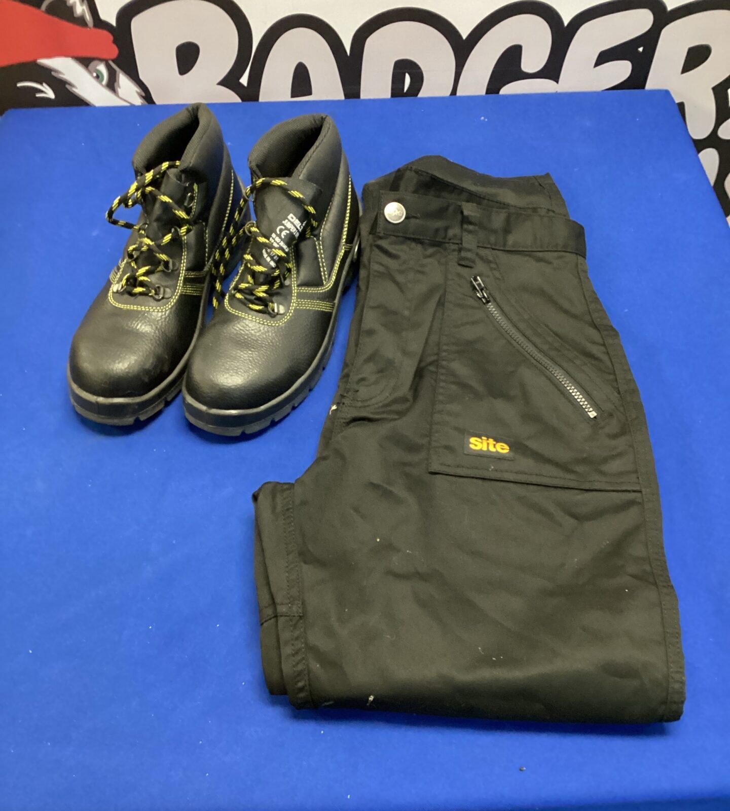 Pair of size 34w site work trousers & pair of size 42 deltaplus safety boots