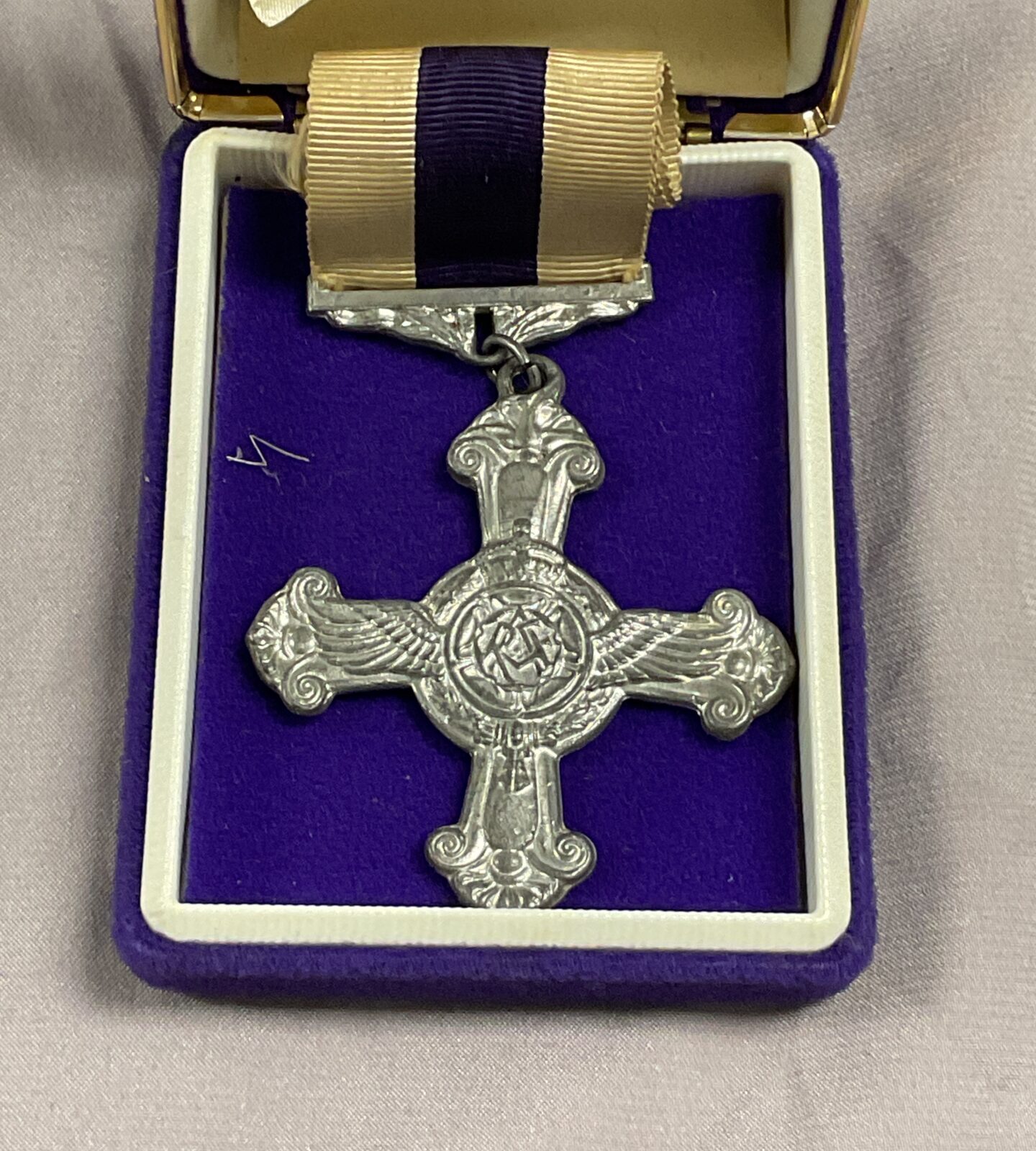 copy DFC Medal Wrong ribbon ( MM)