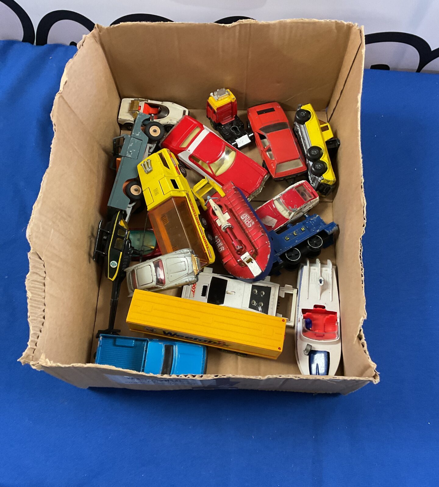 Selection of mixed diecast models inc corgi and matchbox