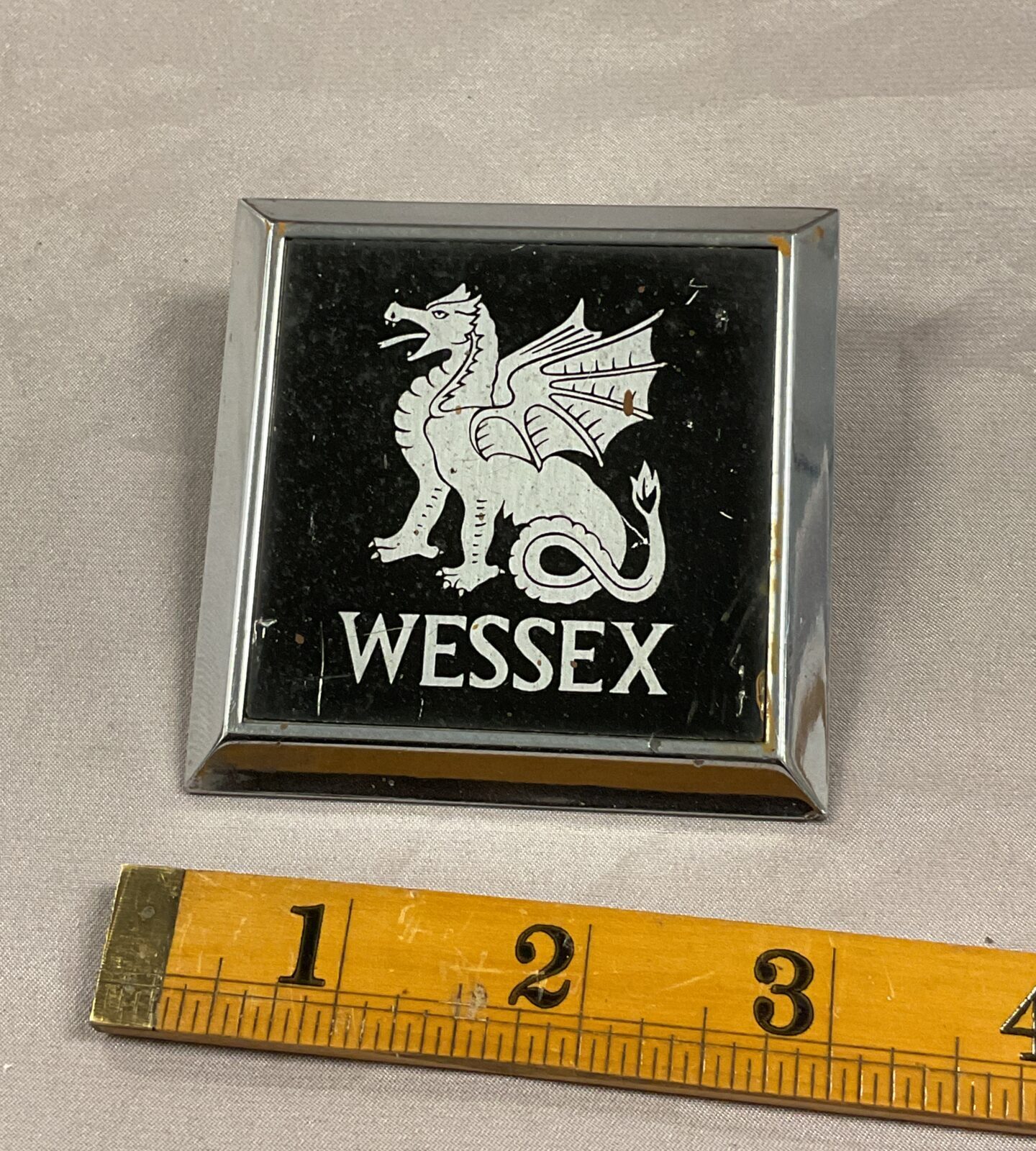 Vintage Classic car Wessex grill badge