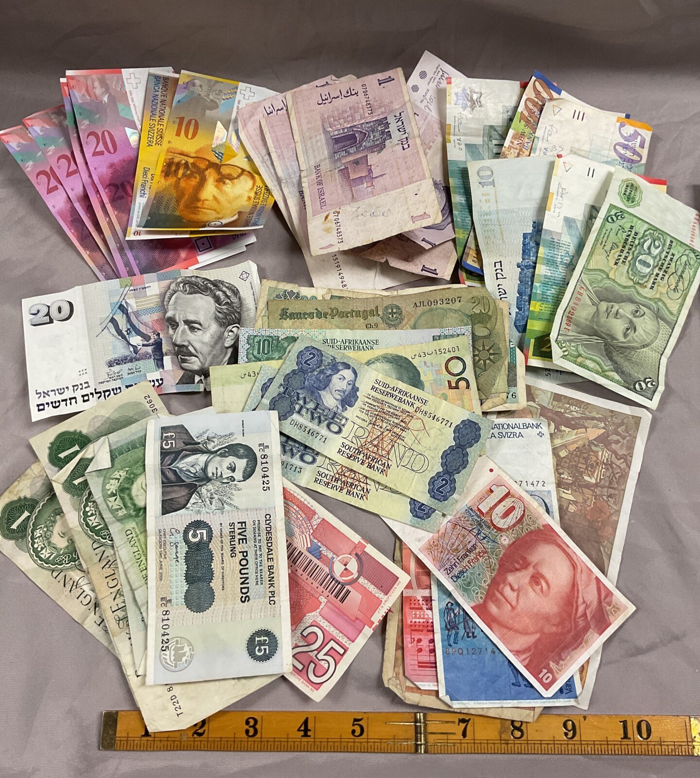 Collection of assorted bank notes