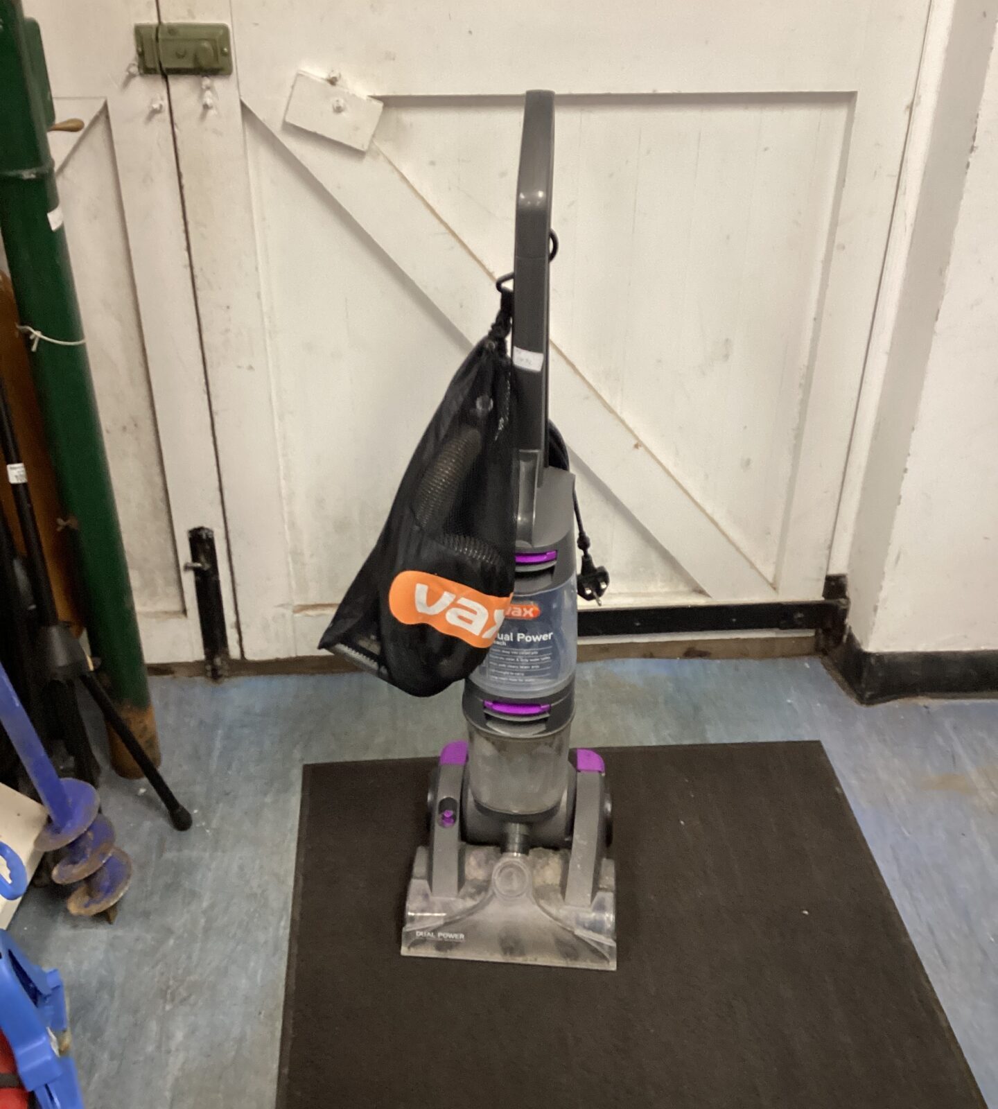 Vax dual power carpet cleaner and vacuum