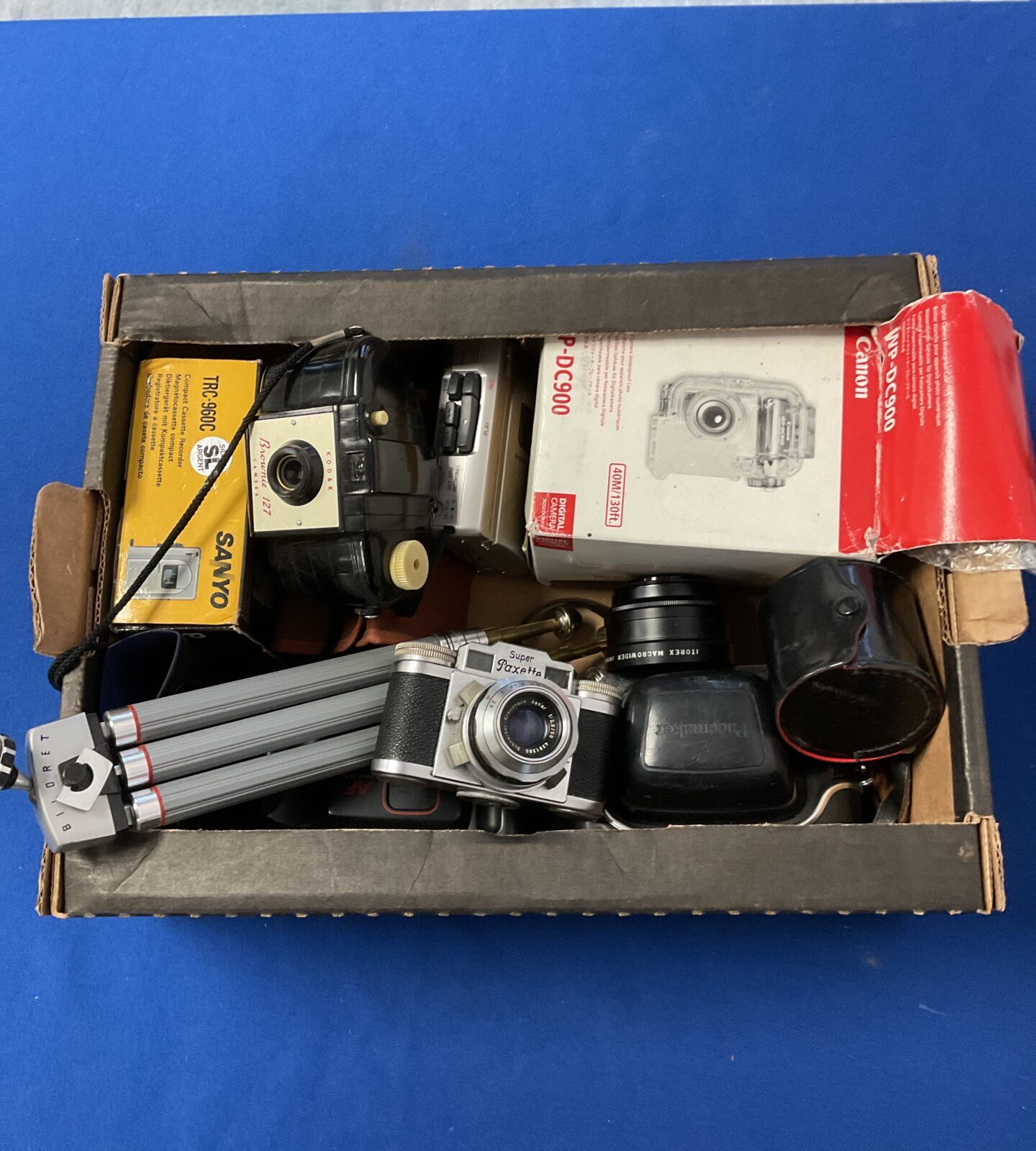 Box of cameras & accessories inc super paxette