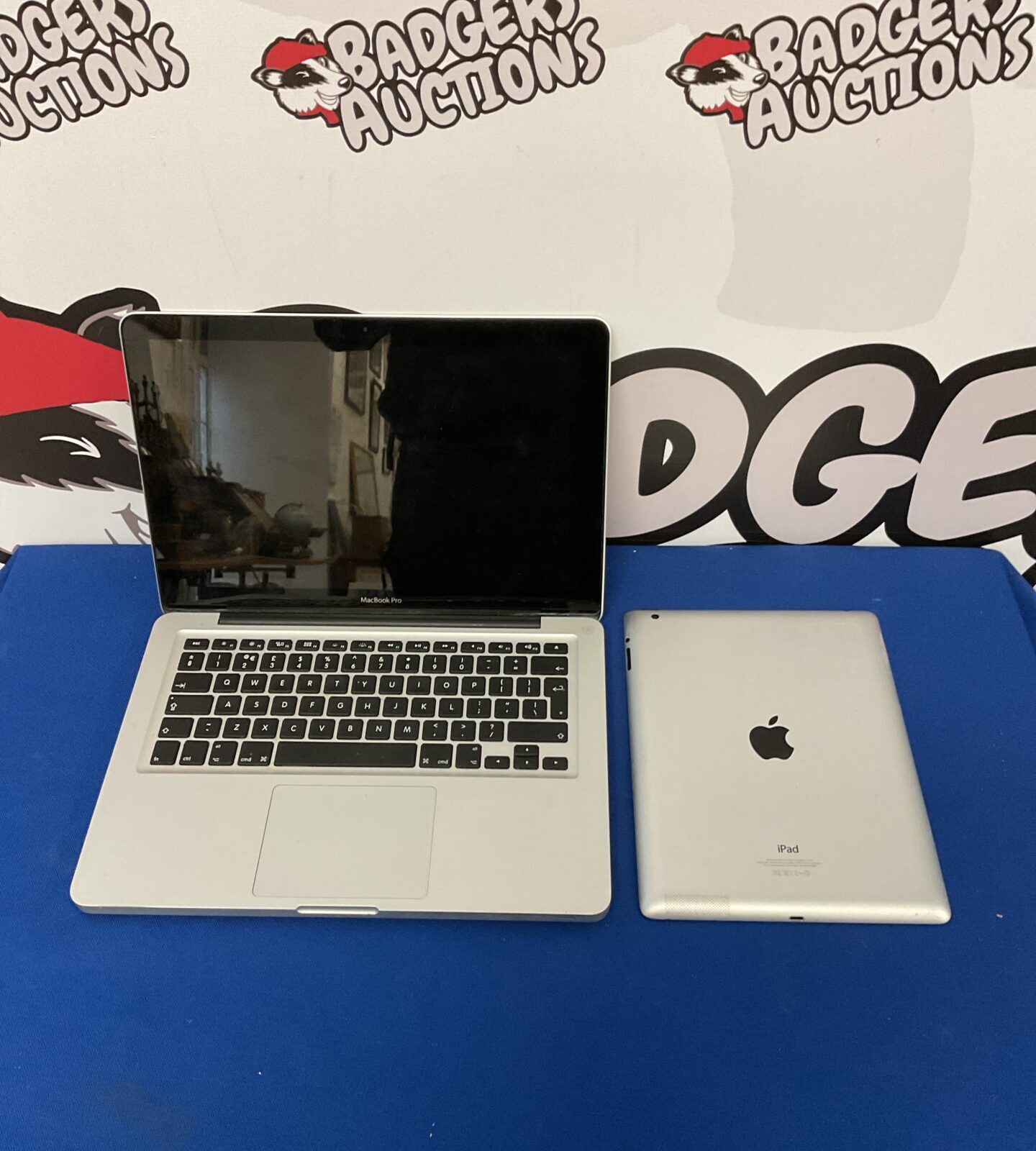 Apple macbook pro laptop & tablet