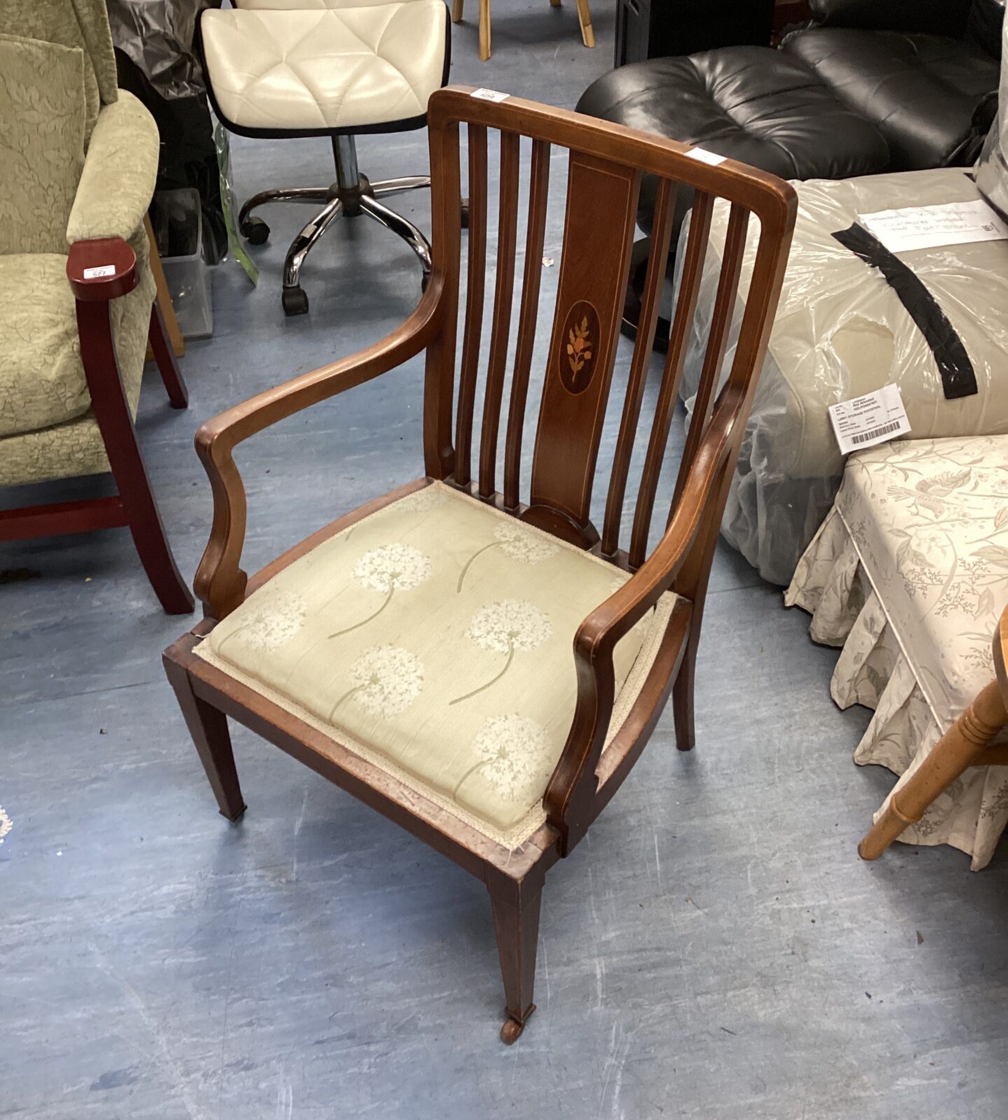 bedroom chair with casters