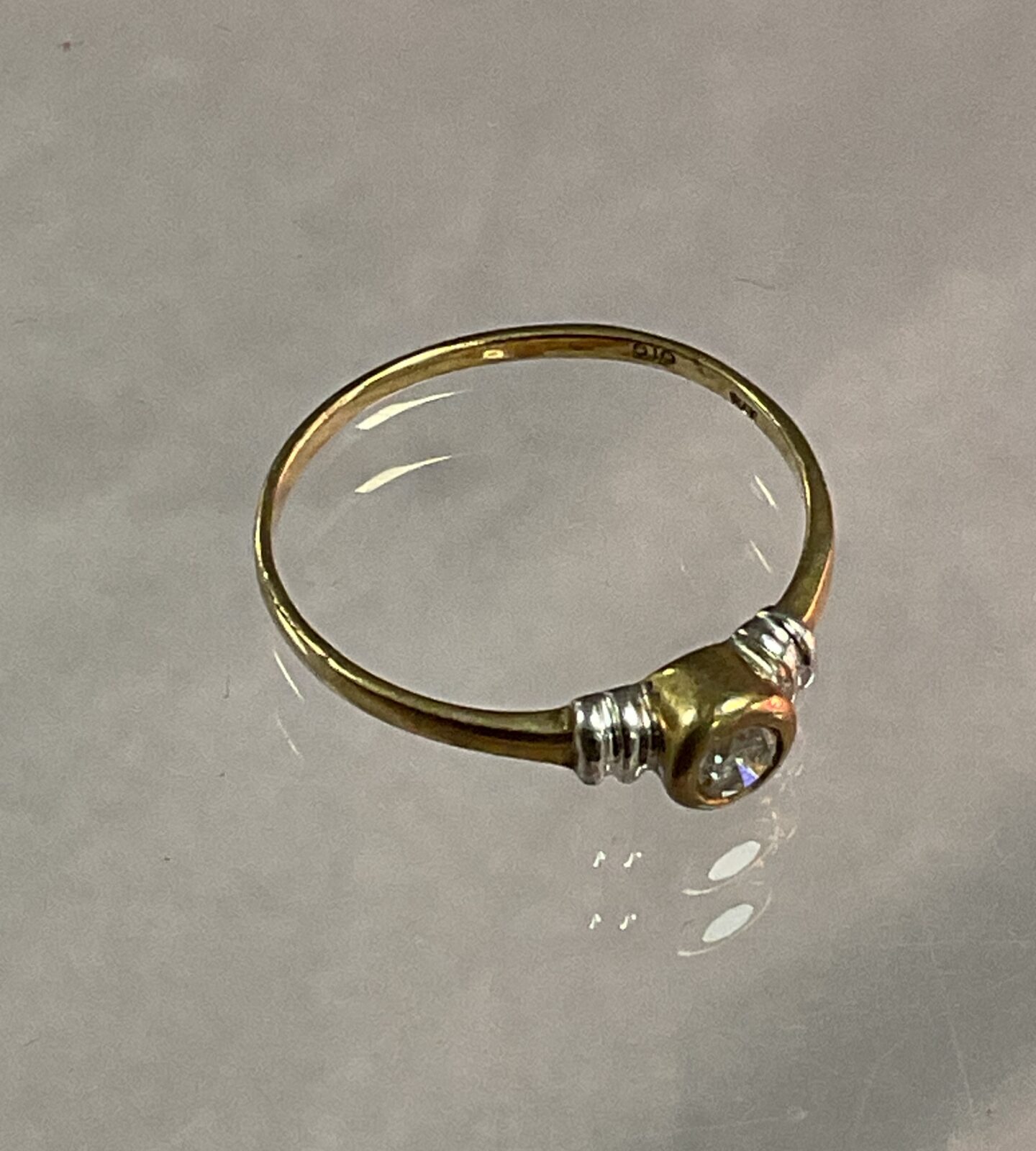 9ct gold diamond ring Size J