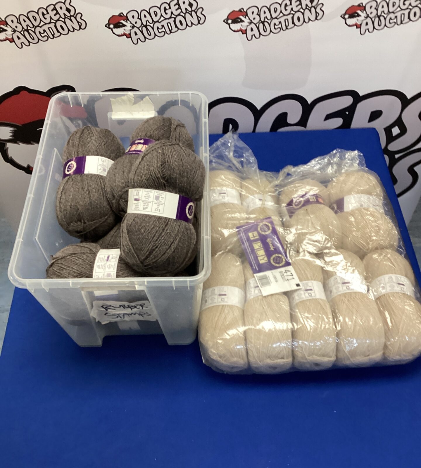 Box of cream wool & grey wool