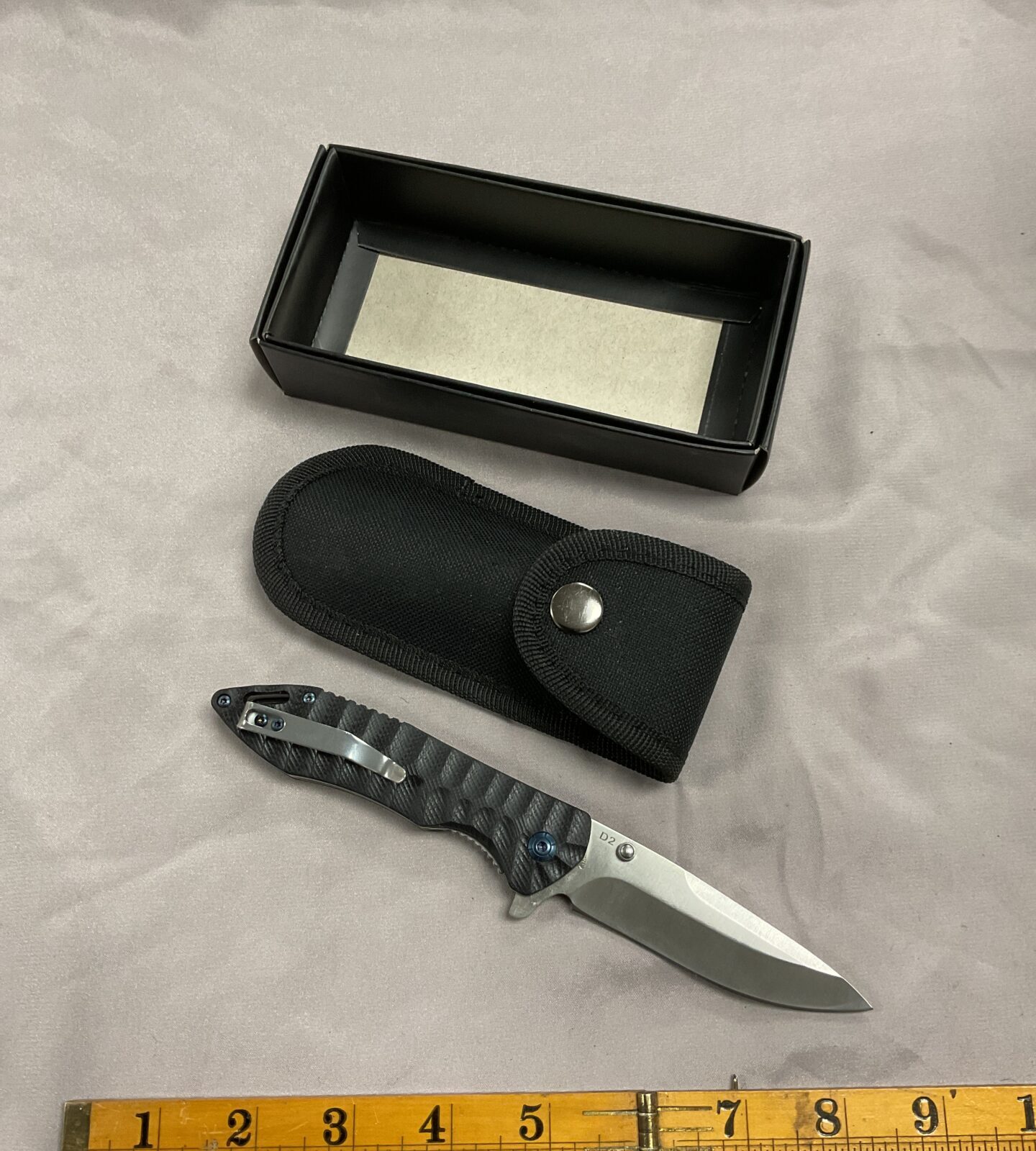 D2 Pocket lock knife with ribbed grip and case