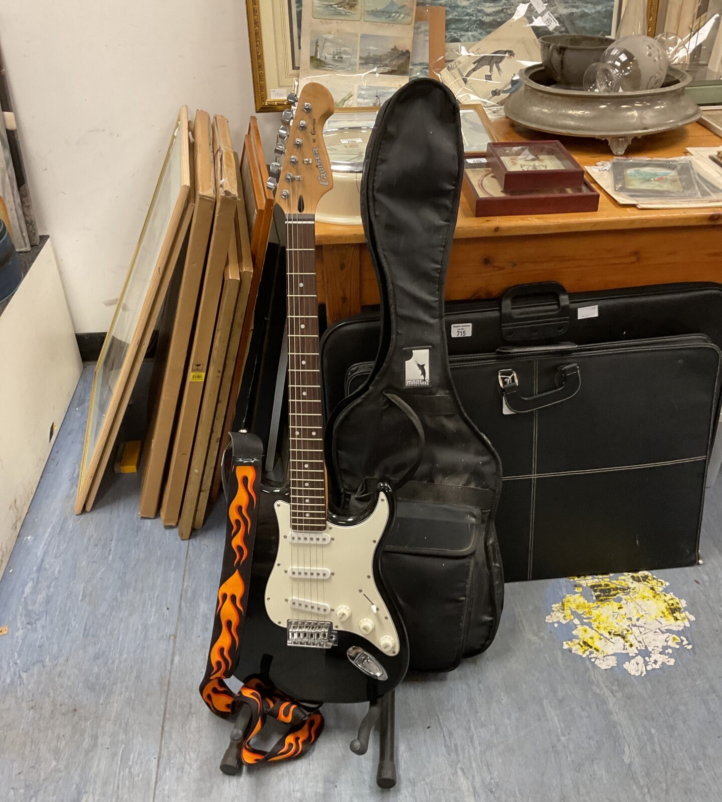 Crafter cruiser black electric guitar with case